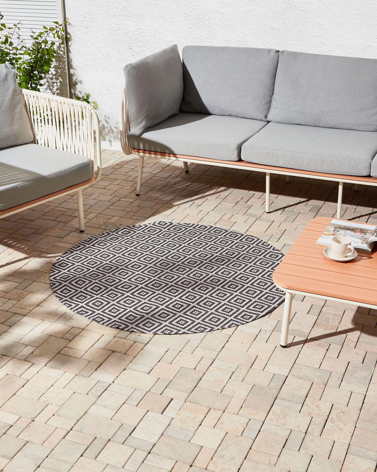 VENKOVNÍ KOBEREC Šedý 120 cm Thrissur - bílá/tmavě šedá, plast (120/120cm) - Beliani