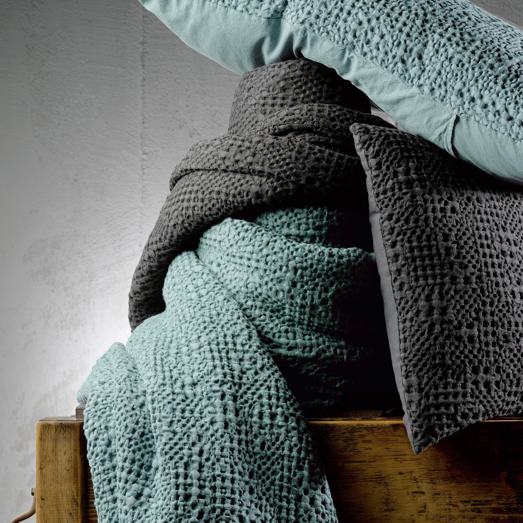 BETTÜBERWURF Tana graugrün 180 x 260 cm - Grün, Textil (180/260cm) - Vivaraise