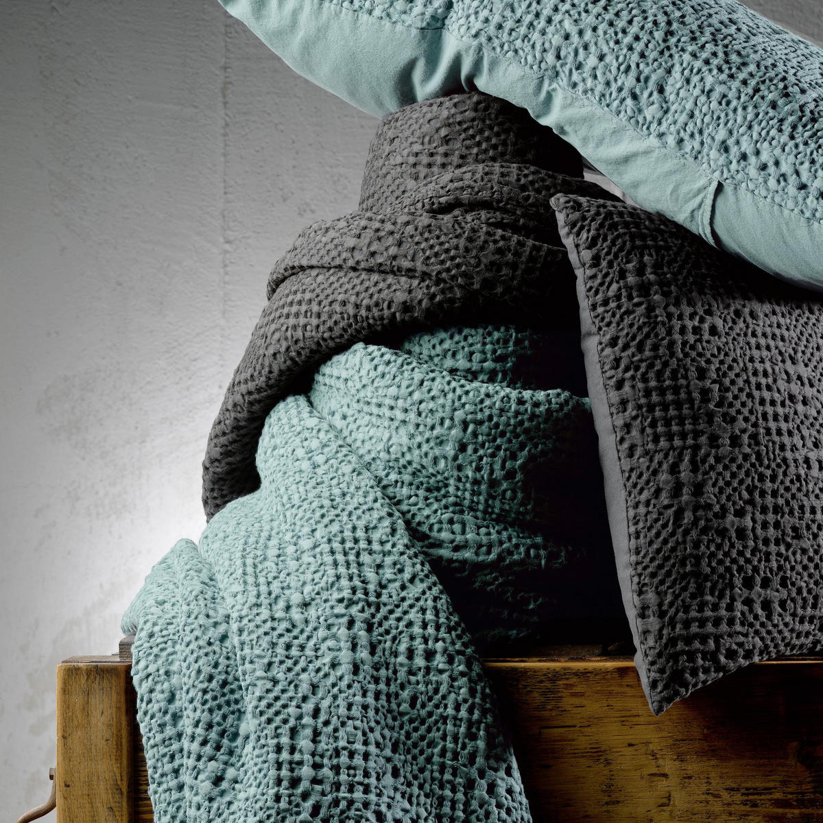 BETTÜBERWURF Tana graugrün 180 x 260 cm - Grün, Textil (180/260cm) - Vivaraise