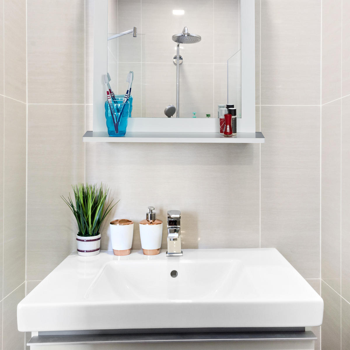 WANDSPIEGEL - Silberfarben, Glas/Holz (56/68/10cm) - Relaxdays