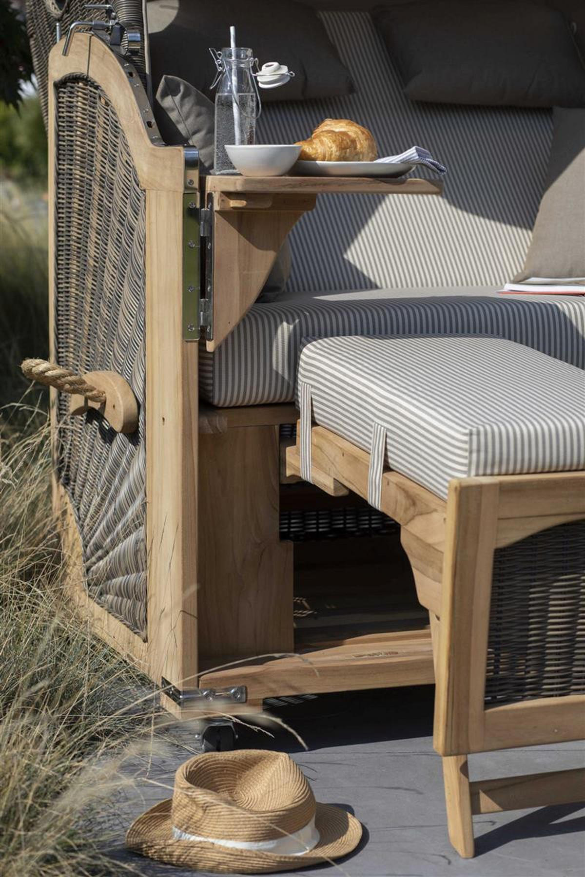 STRANDKORB Düne 2 Sitzer Teak PE Grey - Rot/Braun, Holz/Metall (125/170/80cm) - Mr. Deko