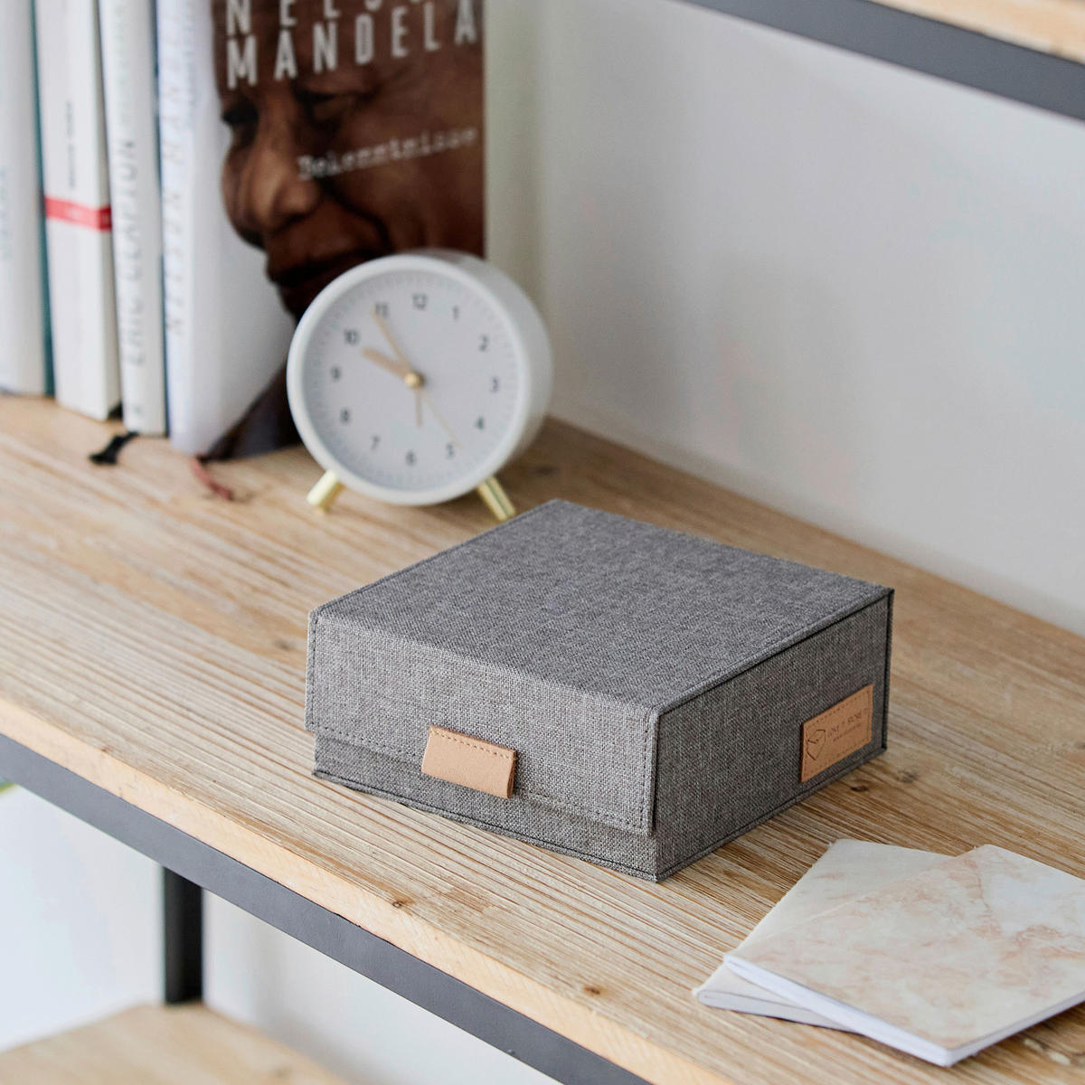 UHRENBOX - Hellgrau, Basics, Karton/Textil (16,50/16,50/7cm) - Store It