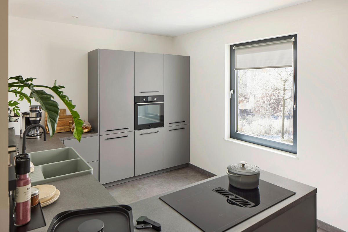 HÄLL MED INBYGGD KÖKSFLÄKT 2300630835201-45  - svart, Basics, glas (83/20/51,5cm) - Respekta