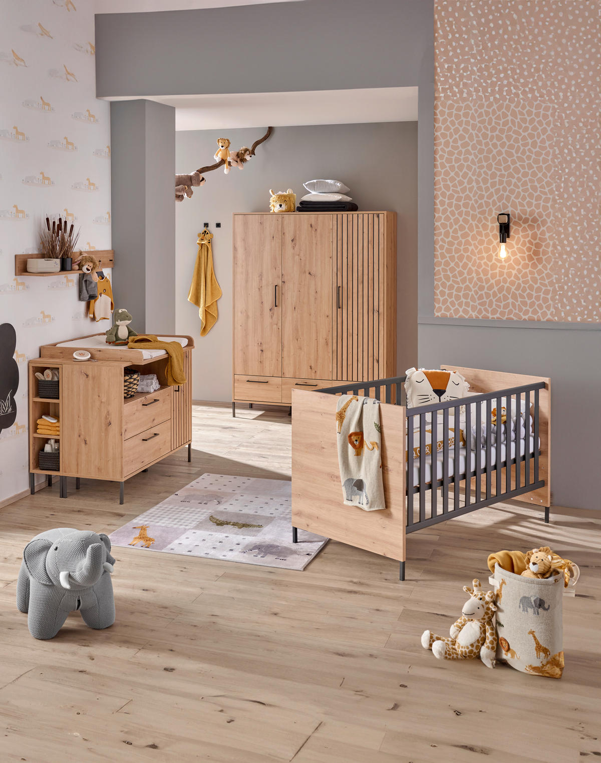 PLÜSSÁLLATFIGURA LEOPOLD  - barna, Basics, textil (32cm) - My Baby Lou