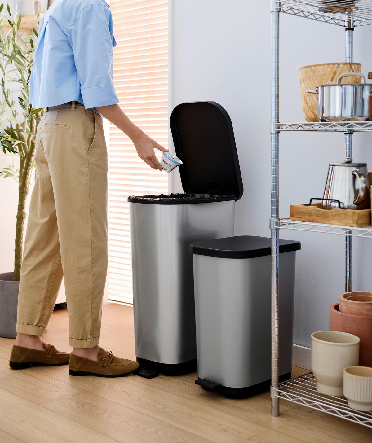 TRETEIMER Ribo 55 L  - Grau Hochglanz/Silberfarben, KONVENTIONELL, Kunststoff (42,3/31,7/67,6cm) - Rotho