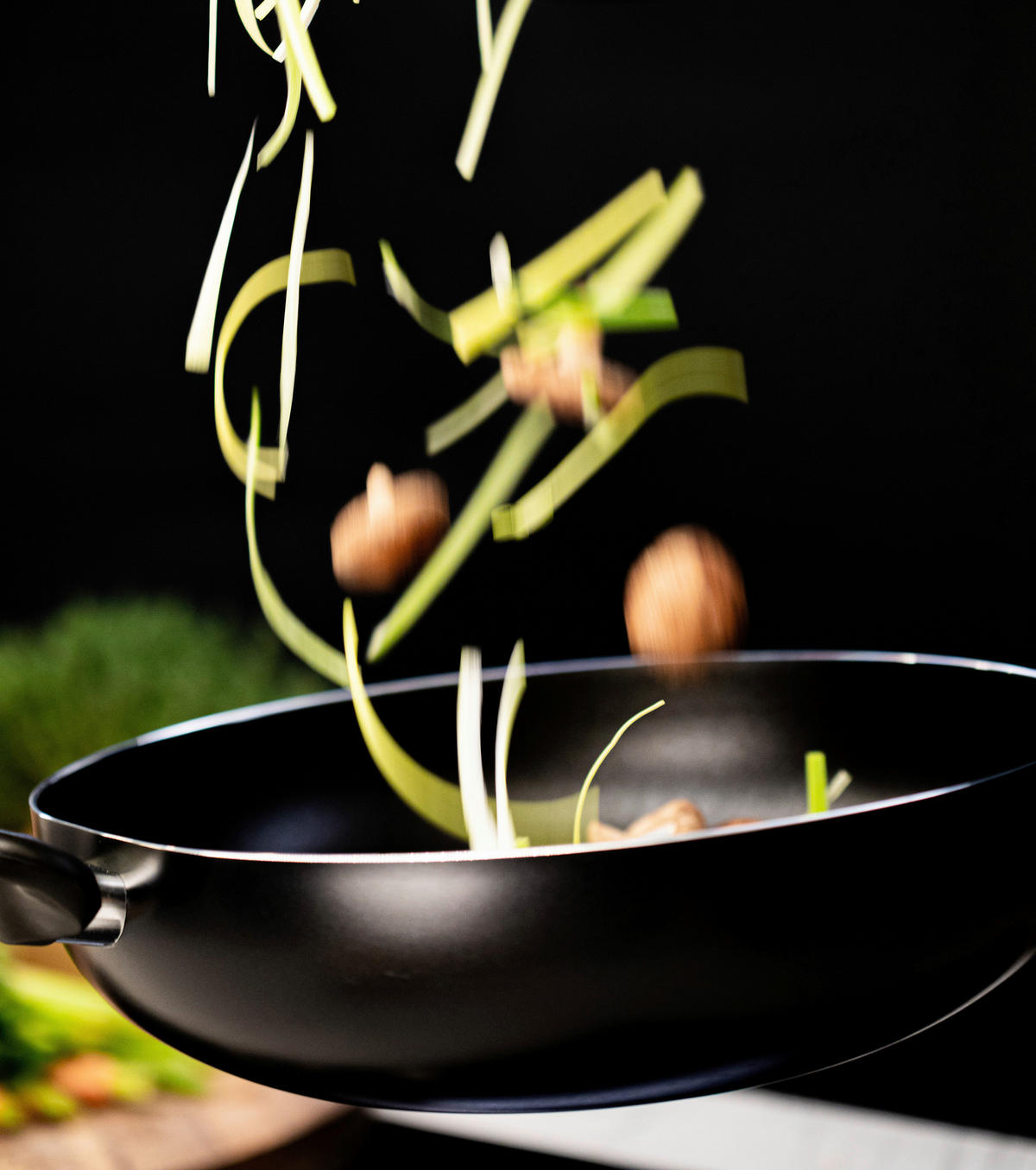 PÁNEV WOK, nepřilnavý povrch ILAG®,  32 cm  - černá, Basics, kov (32cm)