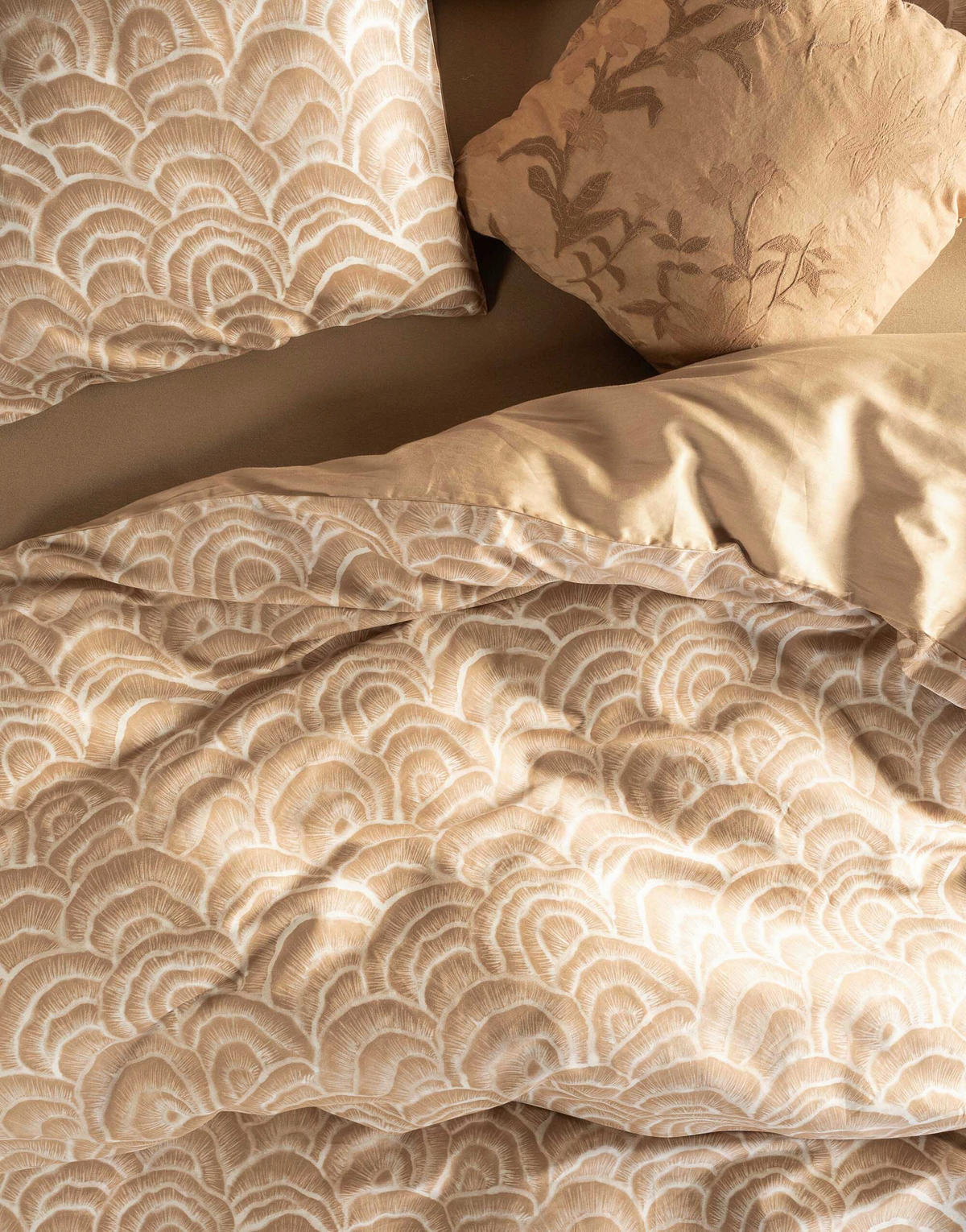 POSTELJNINA RAYE 135/200 cm saten zlatorjava  - zlatorjava, Konvencionalno, tekstil (135/200cm) - Essenza