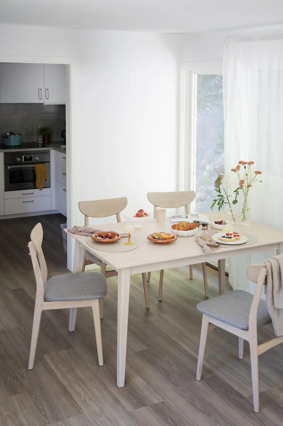 MATBORD ek Bianco rektangulär  utdragbar  - ek Bianco, Design, trä (140/90/74cm) - Rowico