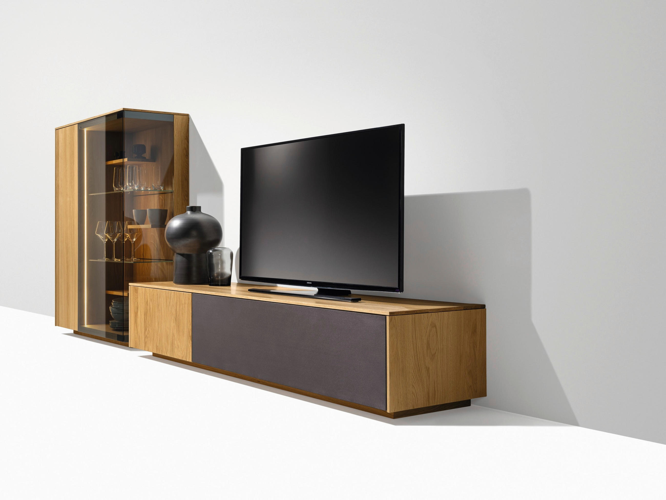 WOHNWAND  in Graphitfarben, Eichefarben  321,4/134,2/48,3 cm  - Eichefarben/Graphitfarben, Design, Glas/Holz (321,4/134,2/48,3cm) - Team 7