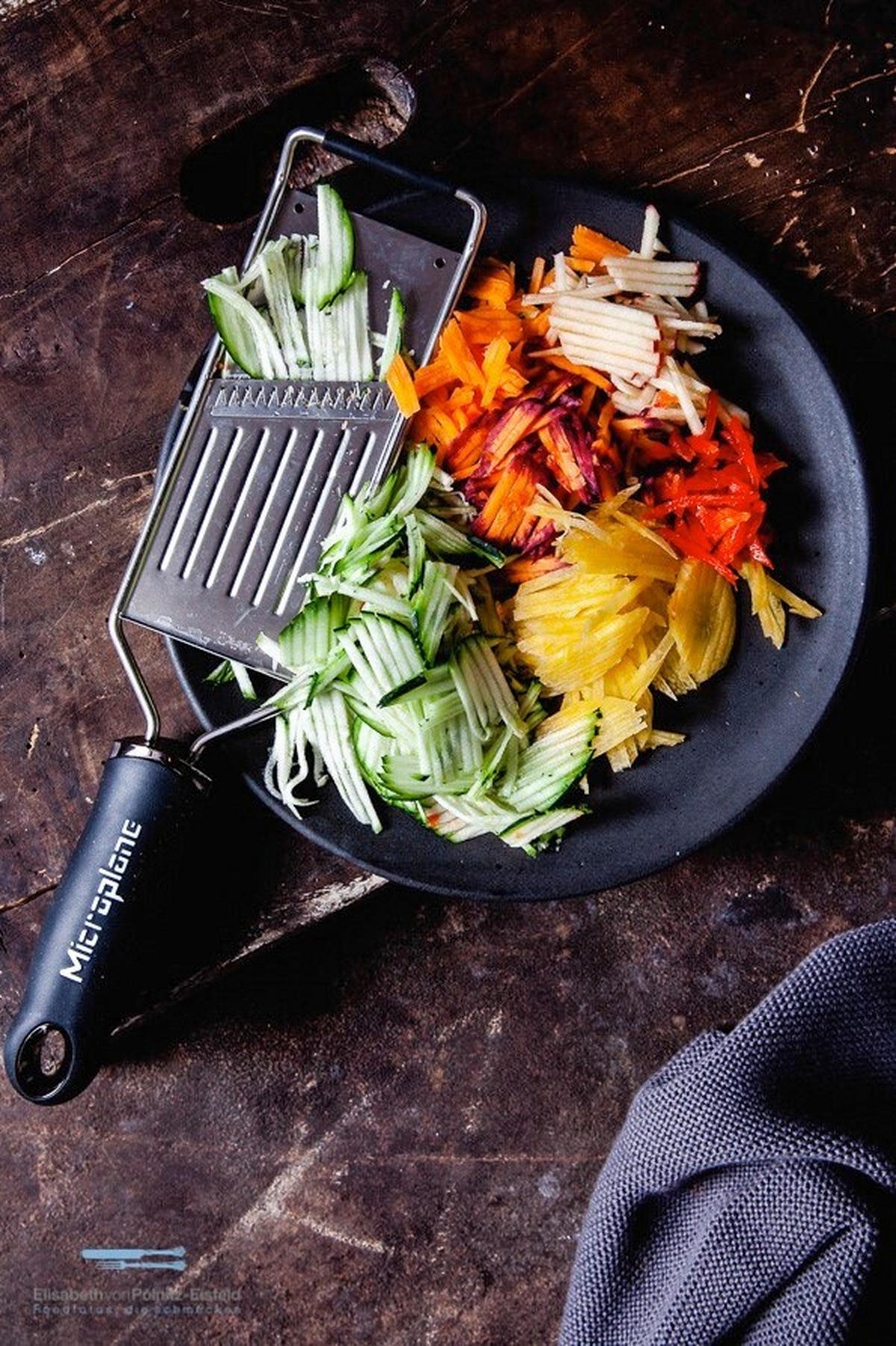 REIBE GOURMET  - Schwarz, Basics, Kunststoff/Metall (31,2/7,5/3cm) - MICROPLANE