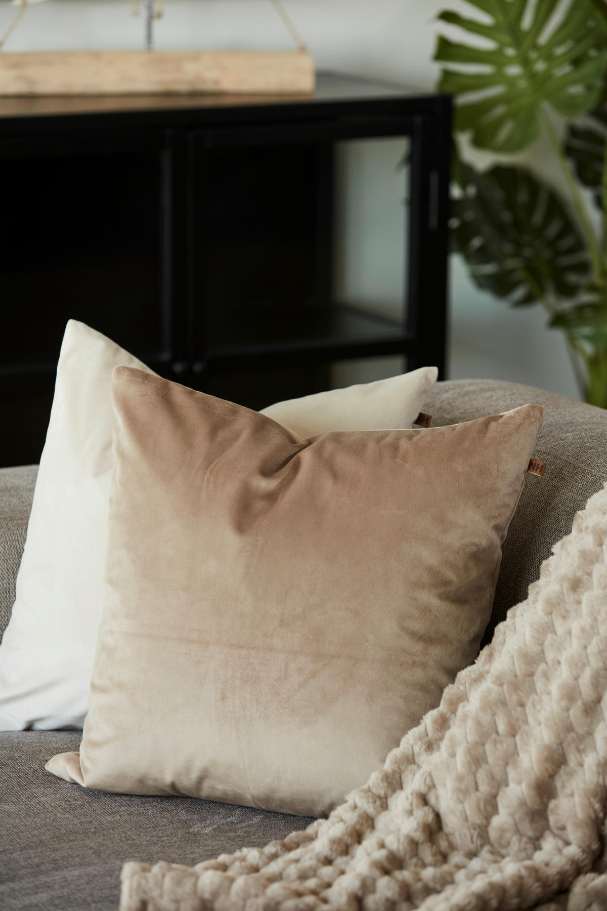 PRYDNADSKUDDE    - Basics (45/45/6cm)