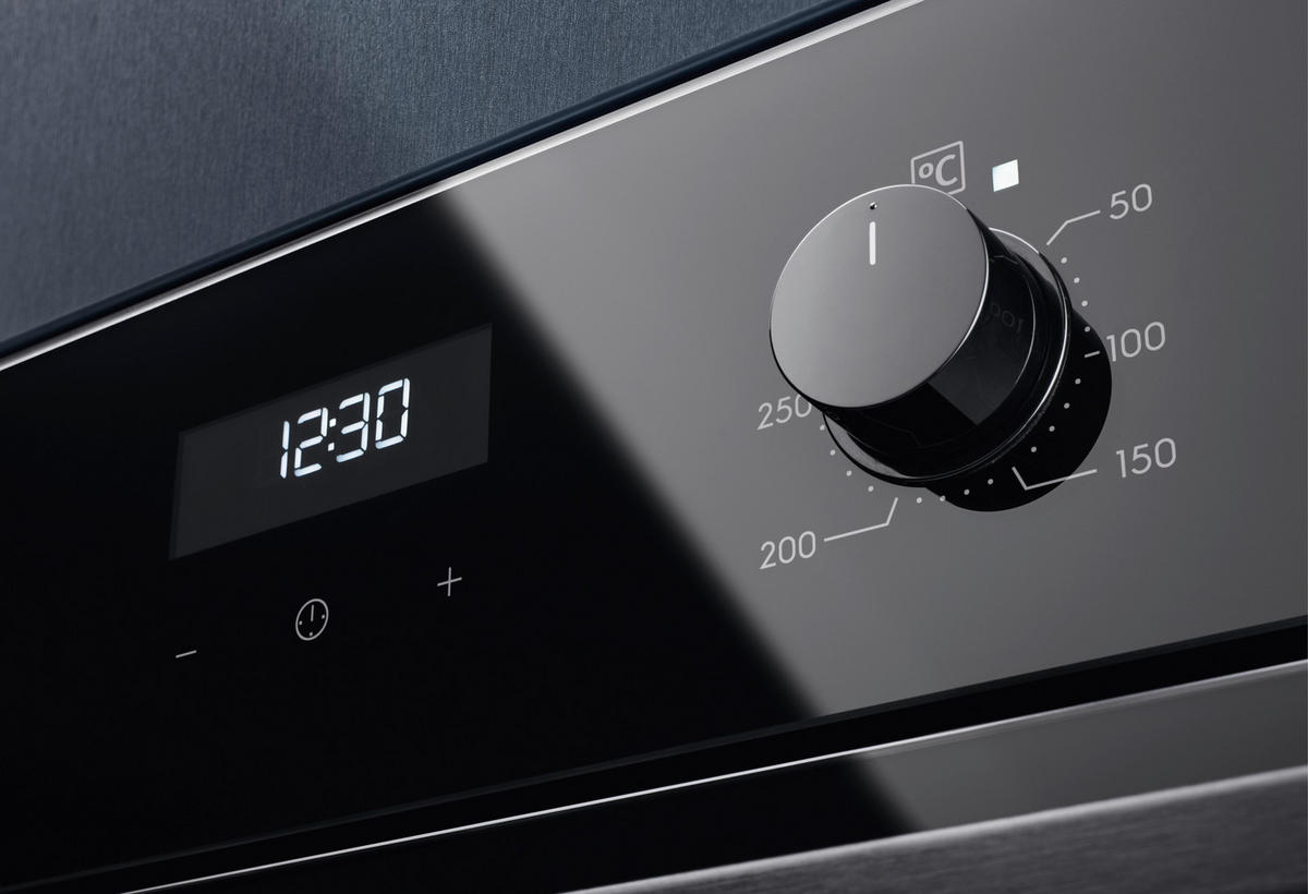 EINBAUBACKOFEN OEF5H50Z  - Schwarz, Basics, Glas (59,5/59,4/54,8cm) - Electrolux