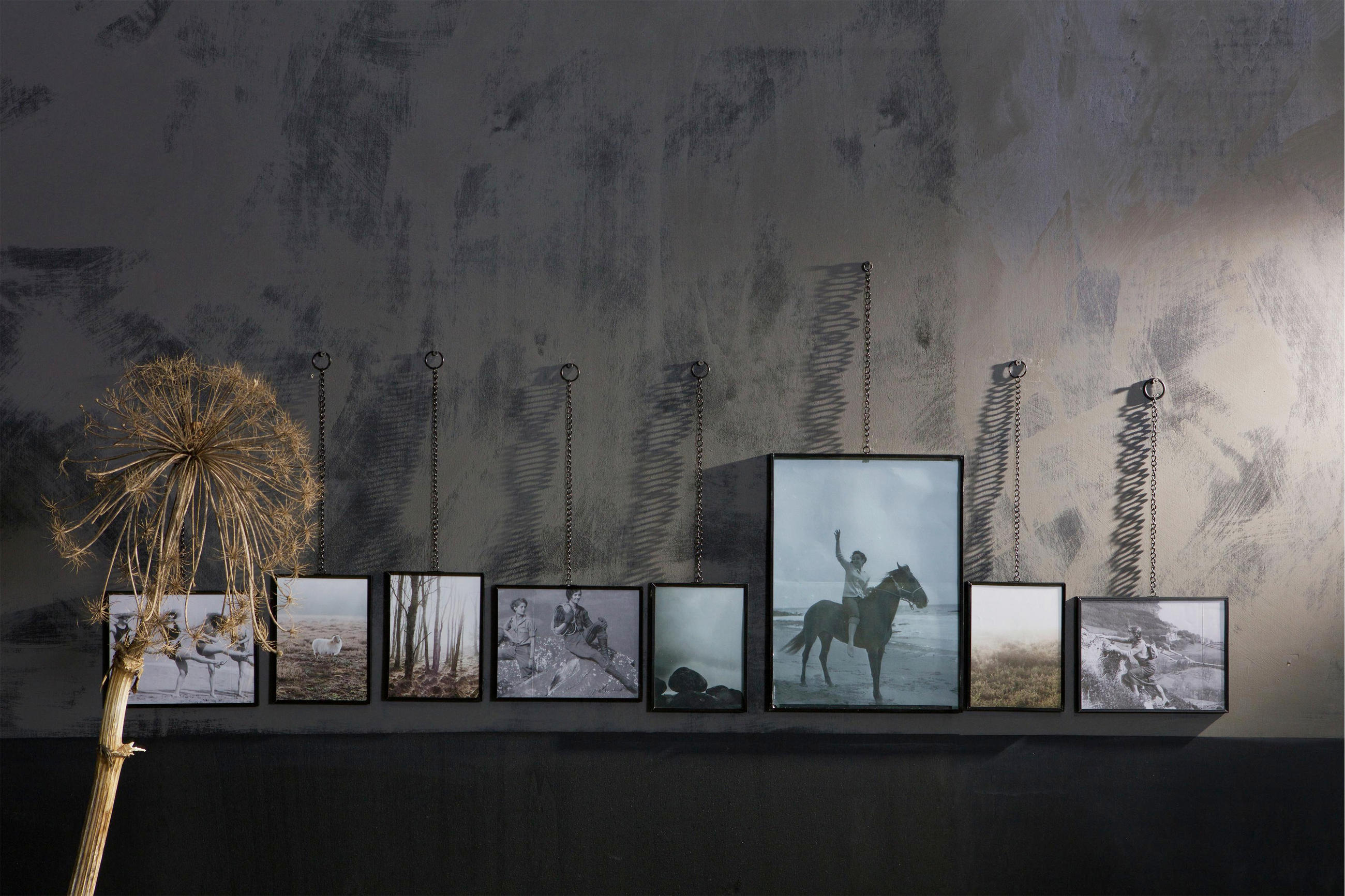 Bilderrahmen In Schwarz Mit Kette Online Kaufen