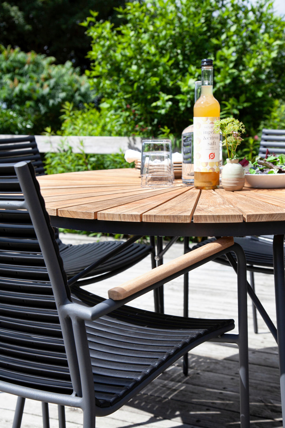 STAPELSTUHL in Kunststoff Anthrazit, Schwarz, Teakfarben  - Anthrazit/Schwarz, KONVENTIONELL, Holz/Kunststoff (60/84/56cm) - Gardenson