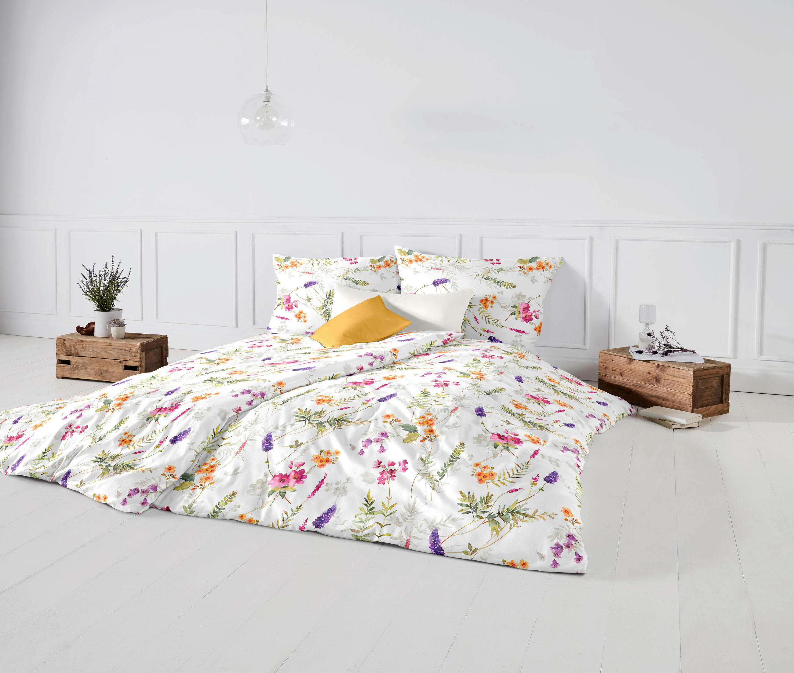 POSTELJNINA BED ART 140/200 cm mako saten lila, bela, barve bezga, olivno zelena , temno oranžna - lila/bela, Konvencionalno, tekstil (140/200cm) - Fleuresse
