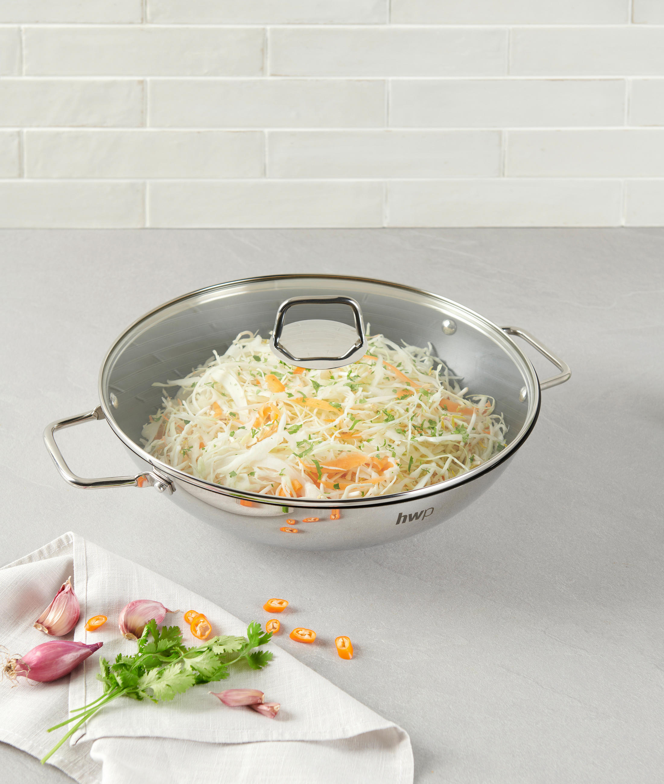 Thumbnail - Homeware Profession. WOK Saphira, Edelstahl, Metall, Glas, 3.5 L, rund, 9.2 cm, Lfgb, antihaftbeschichtet, Kochen, Pfann...