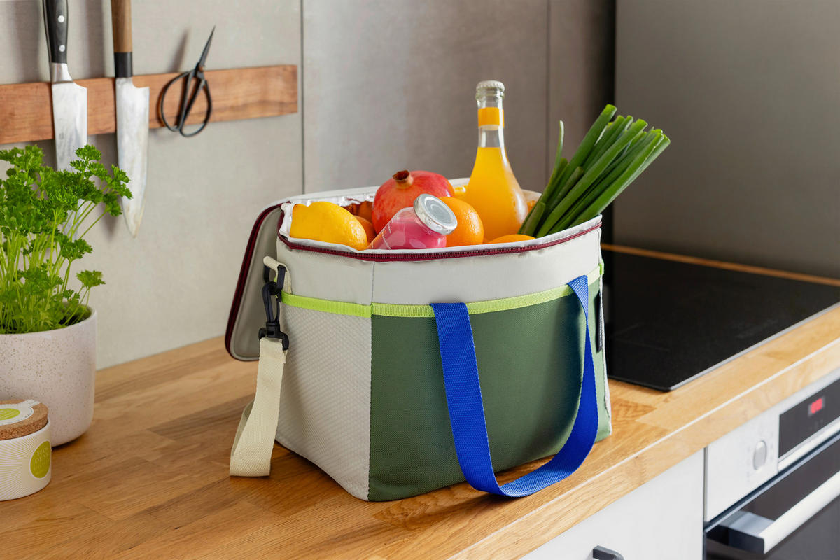 KÜHLTASCHE - Khaki/Salbeigrün, Basics, Textil (30/22/25cm)