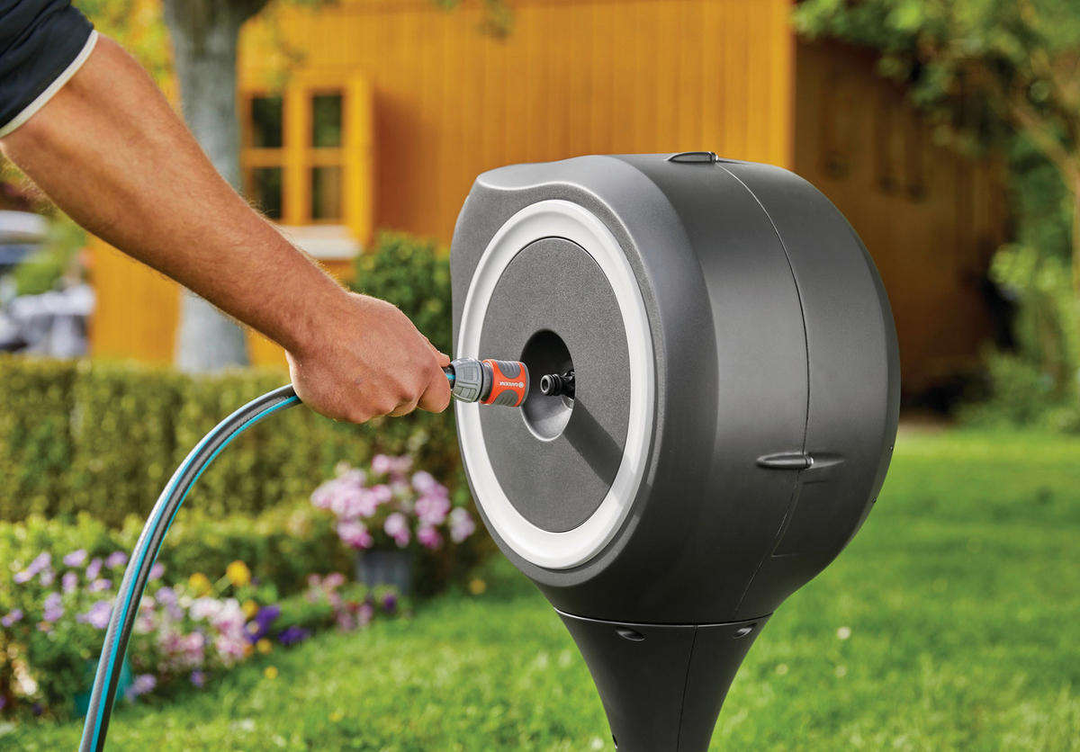 SCHLAUCHAUFROLLER - Anthrazit/Weiß, Basics, Kunststoff (40,6/22,8/71,1cm) - Gardena