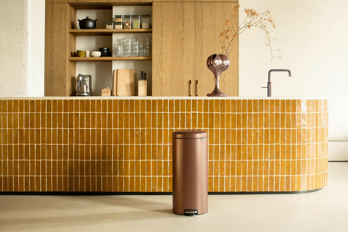 KOŠ S NOŽNOM PAPUČICOM  30 l  New Icon  - brončane boje/antracit, Basics, metal/plastika (29,3/67,9/38cm) - Brabantia