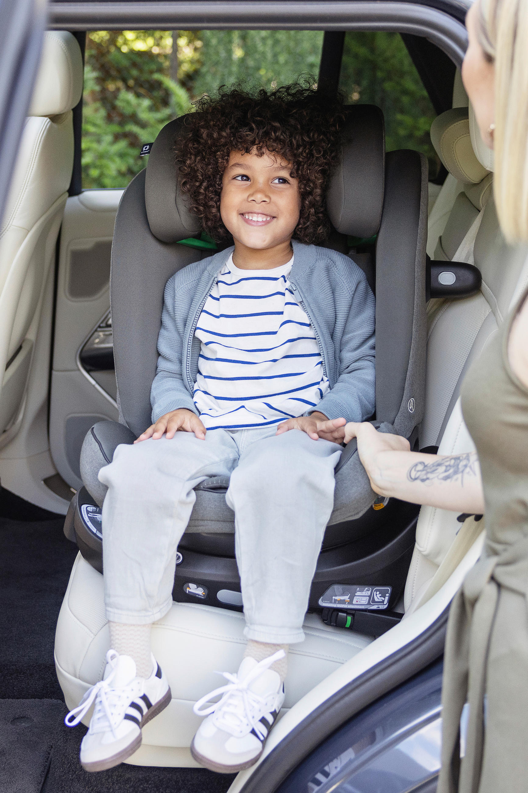 KINDERAUTOSITZ Signature i-Spin XL Sandstone   - Sandfarben, Basics, Kunststoff/Textil (52,5/85/69,5cm) - JOIE SIGNATURE