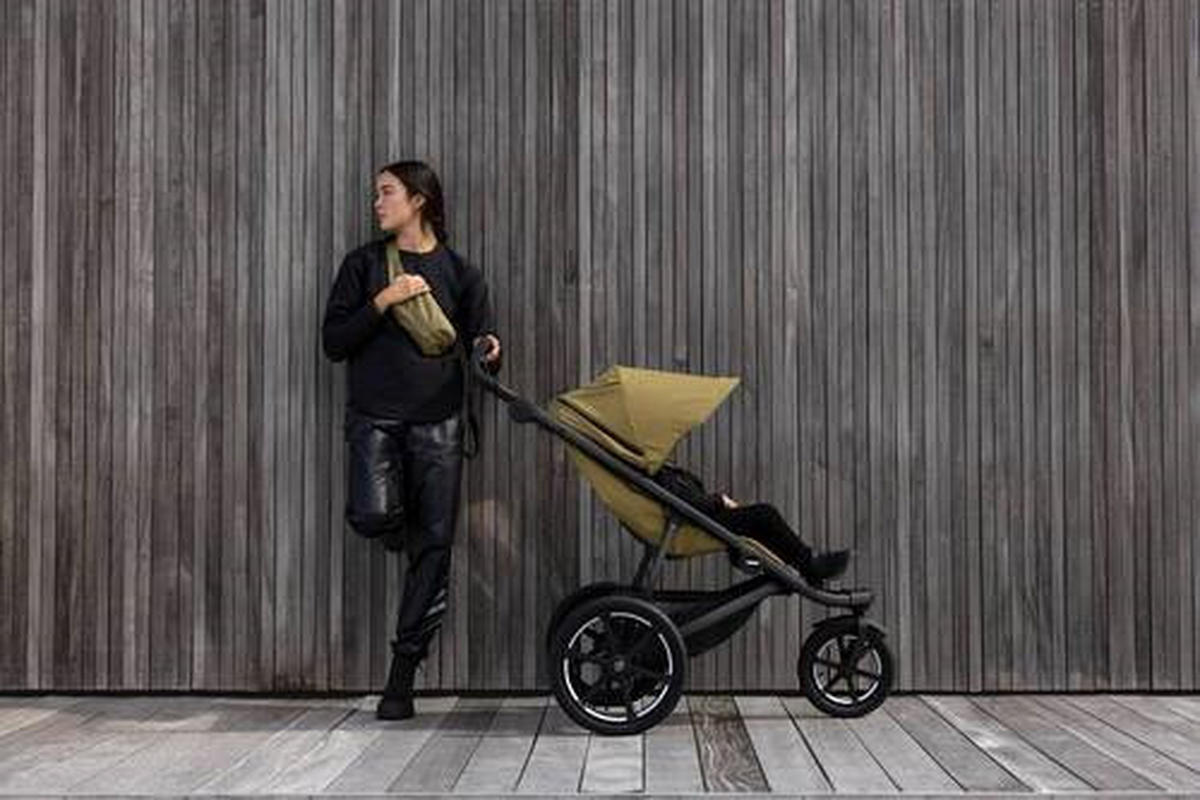 JOGGER Urban Glide 3  - Dunkelgrün/Schwarz, Basics, Textil/Metall (91/35/63cm) - Thule