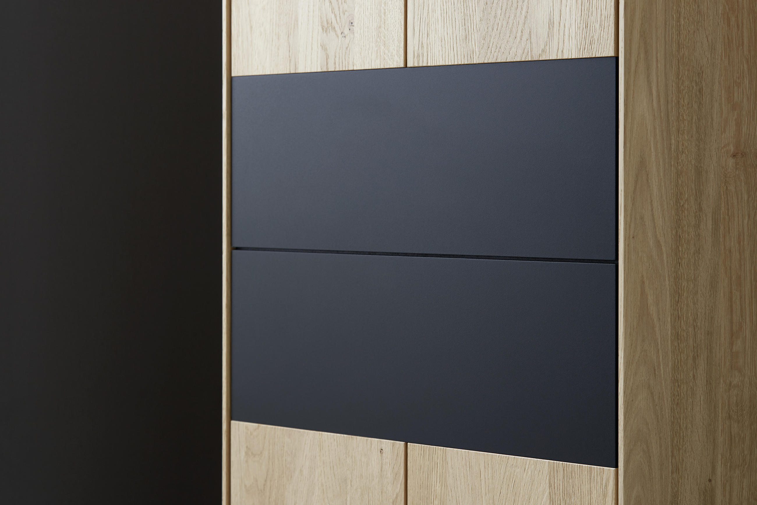Thumbnail - Valnatura Garderobenschrank, Anthrazit, Eiche, Holz, Kerneiche, vollmassiv, 2 Fächer, 60x196x39 cm, Goldenes M, Beimöbel...