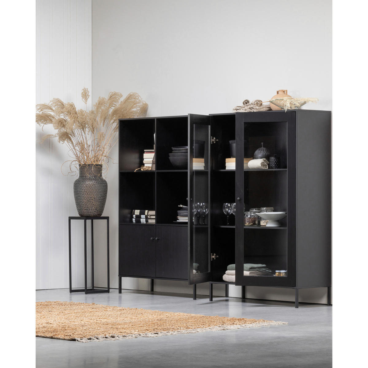 VITRINE  in massiv Kiefer Schwarz  - Schwarz, Design, Glas/Holz (100/155/40cm) - Livetastic