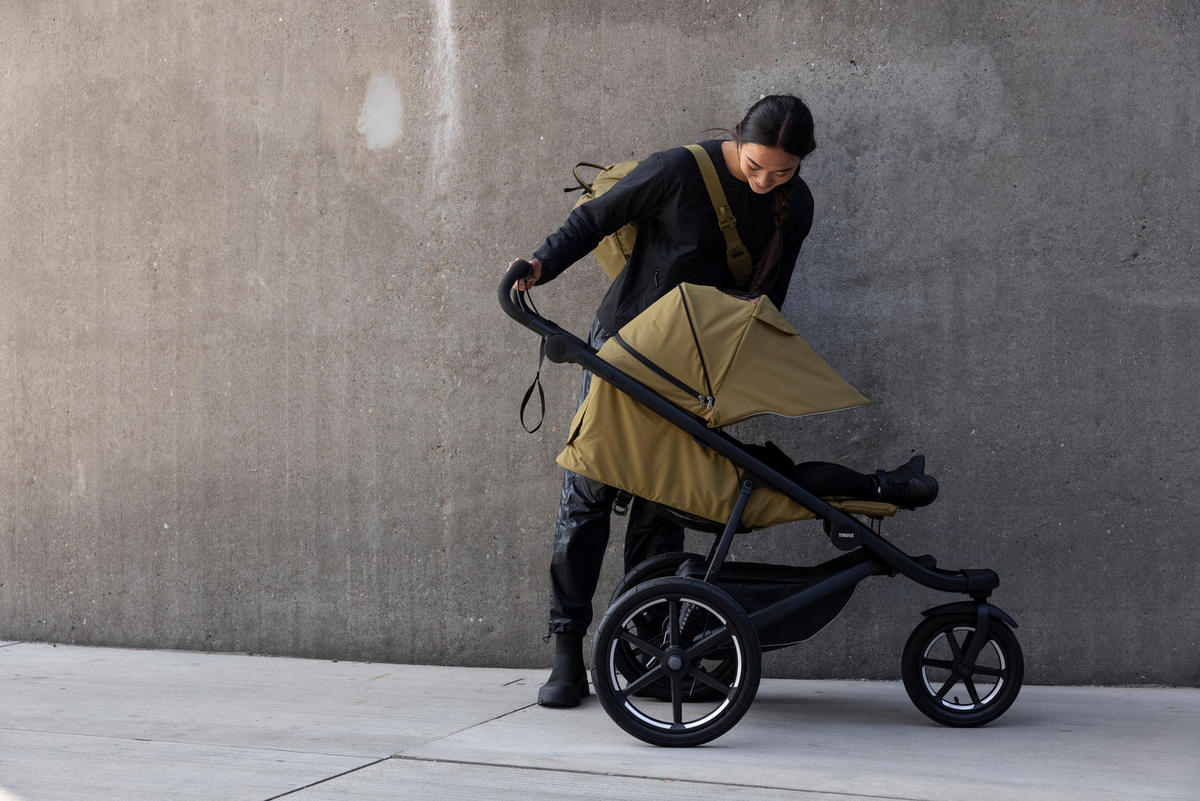 JOGGER Urban Glide 3  - Dunkelgrün/Schwarz, Basics, Textil/Metall (91/35/63cm) - Thule
