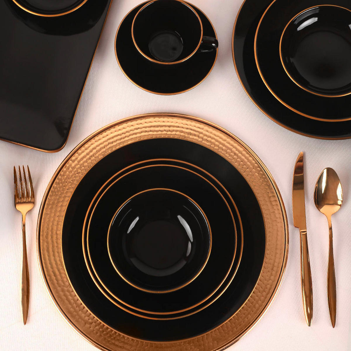 KOMBISERVICE Schwarz, Goldfarben 42-teilig 6 Personen  - Goldfarben/Schwarz, Basics, Keramik (19/19/19cm) - P & B