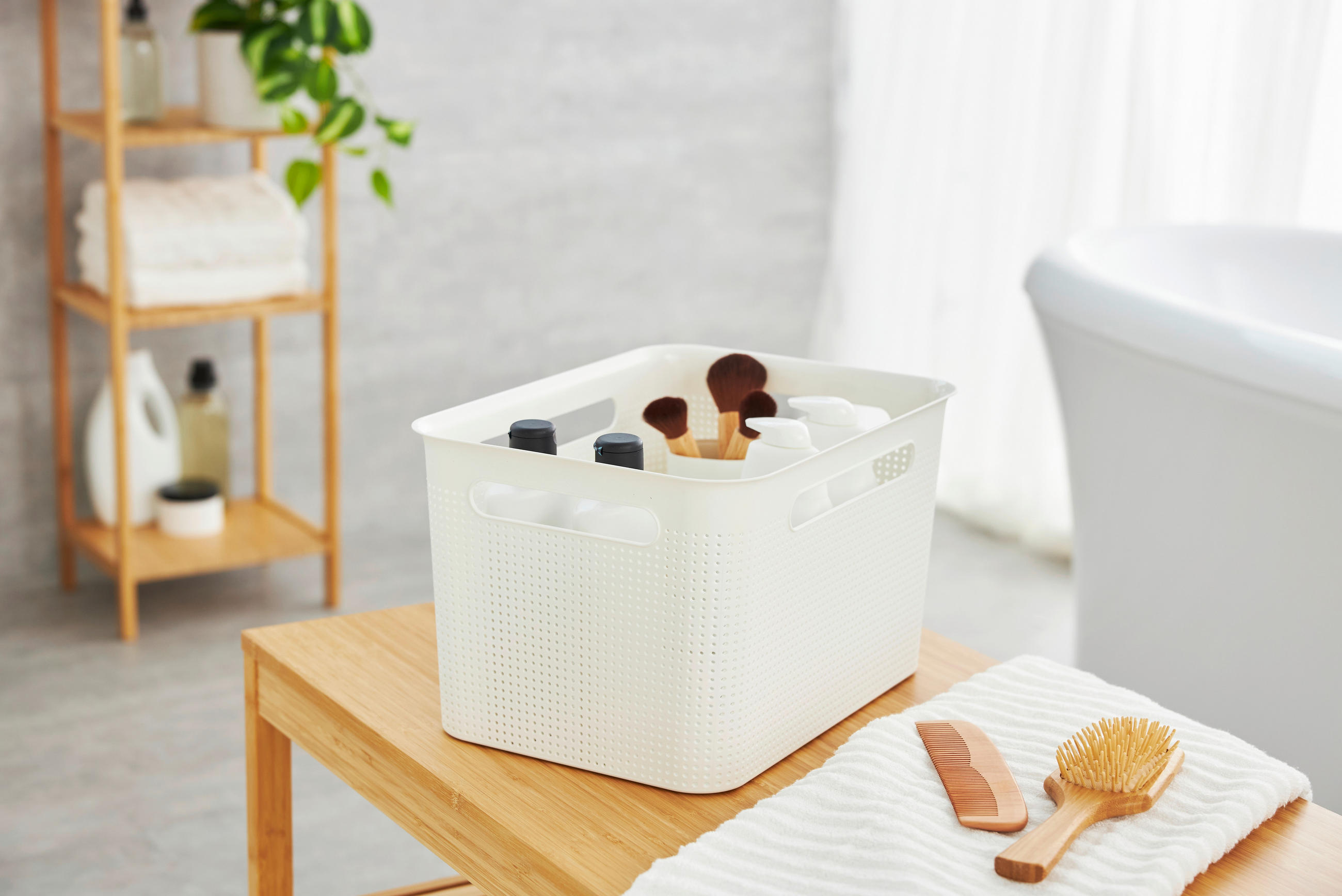 BOX - Weiß, Basics, Kunststoff (36/26,2/21,1cm) - Rotho