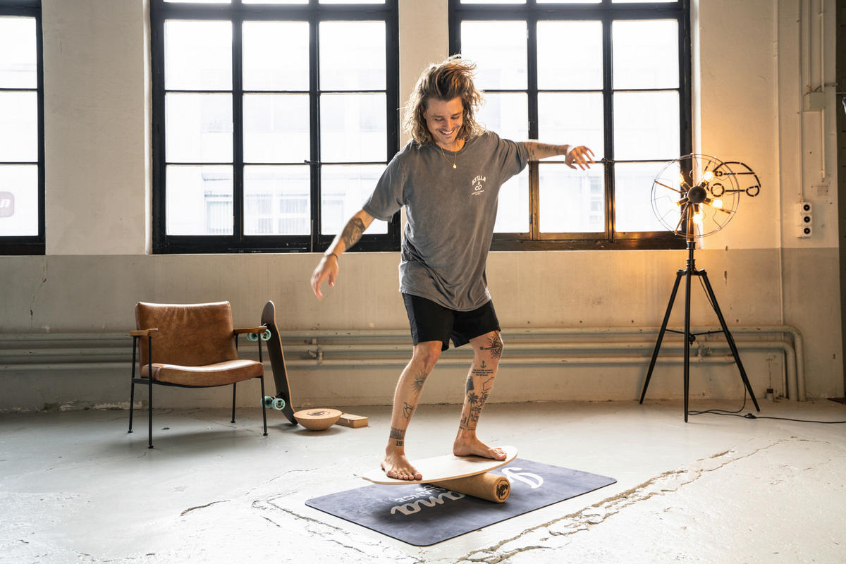 BALANCE BOARD Indiana  - Walnussfarben, Basics, Holz (73.5/31.6/1.10cm) - Micro Mobility