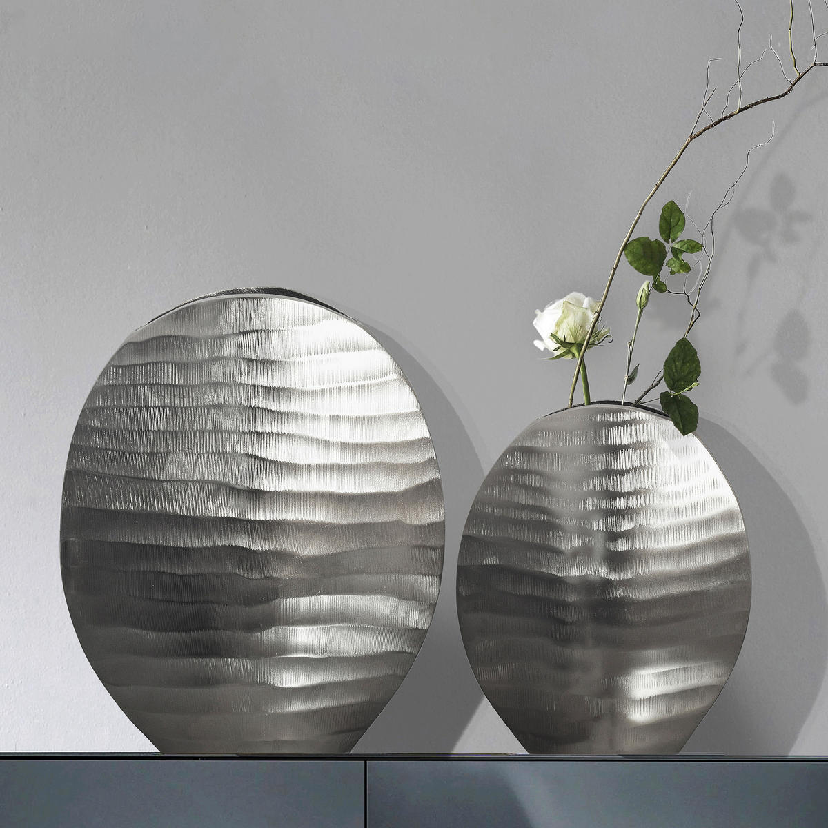 DEKOVASE  - Silberfarben, Design, Metall (26/30,5/14cm) - Livetastic