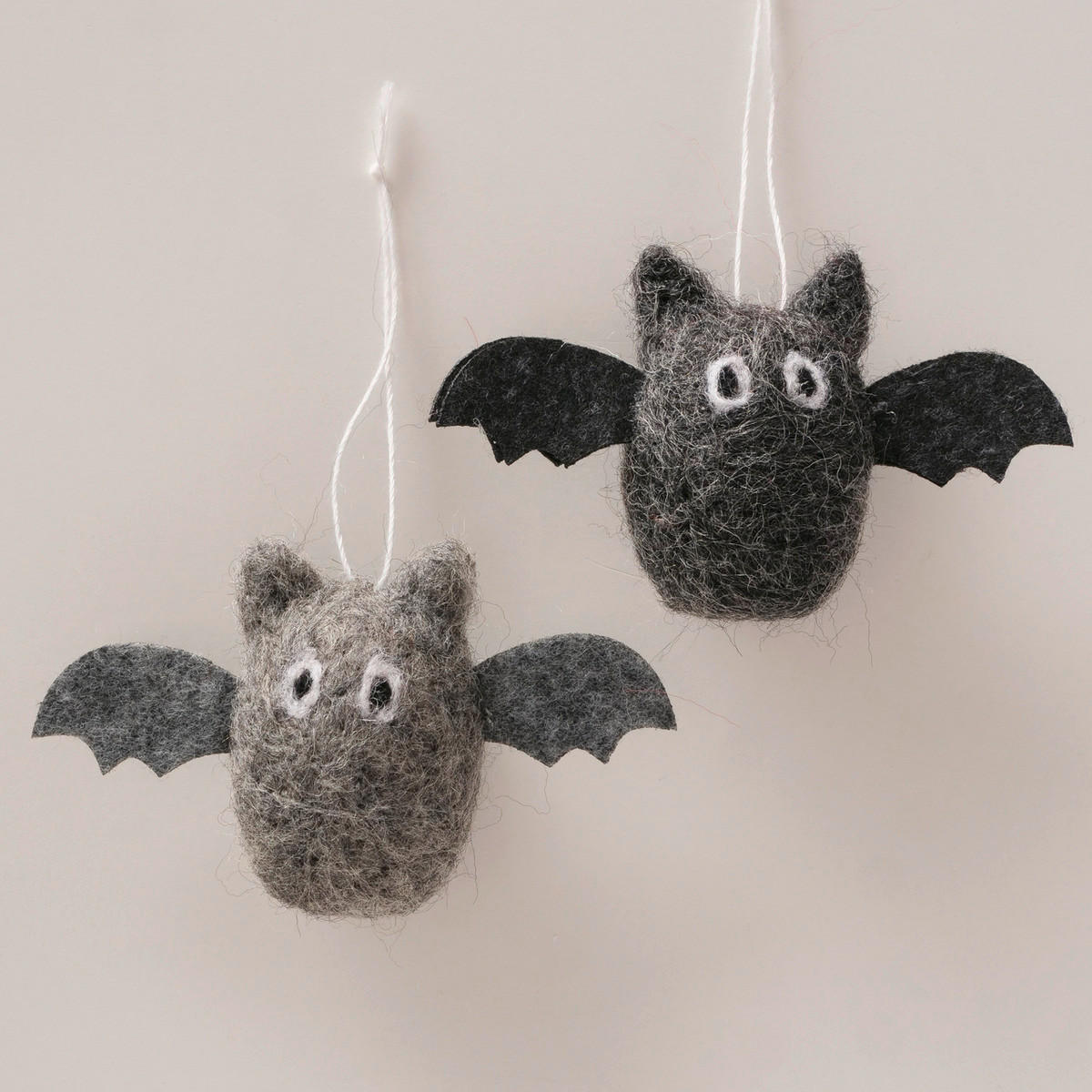 FÜGGŐDÍSZ - fekete/szürke, Basics, műanyag/textil (10/4/6cm)
