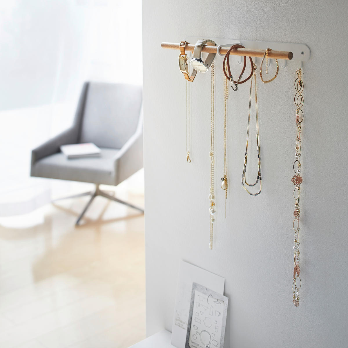 SCHMUCKHALTER - Weiss, Basics, Holz/Metall (32/4,5/6,7cm)