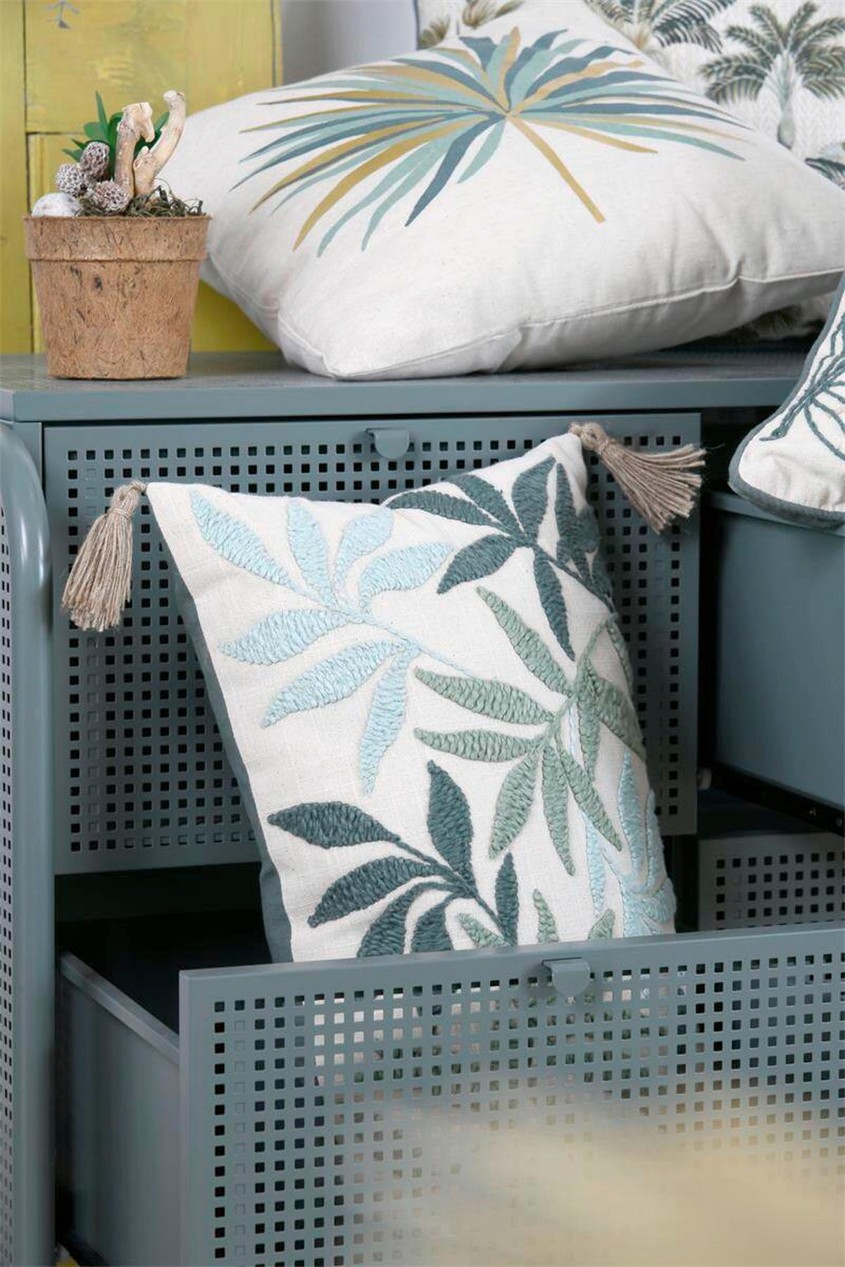 OKRASNA BLAZINA  Calm 30/50/10 cm            - zelena, Basics, tekstil (30/50/10cm)