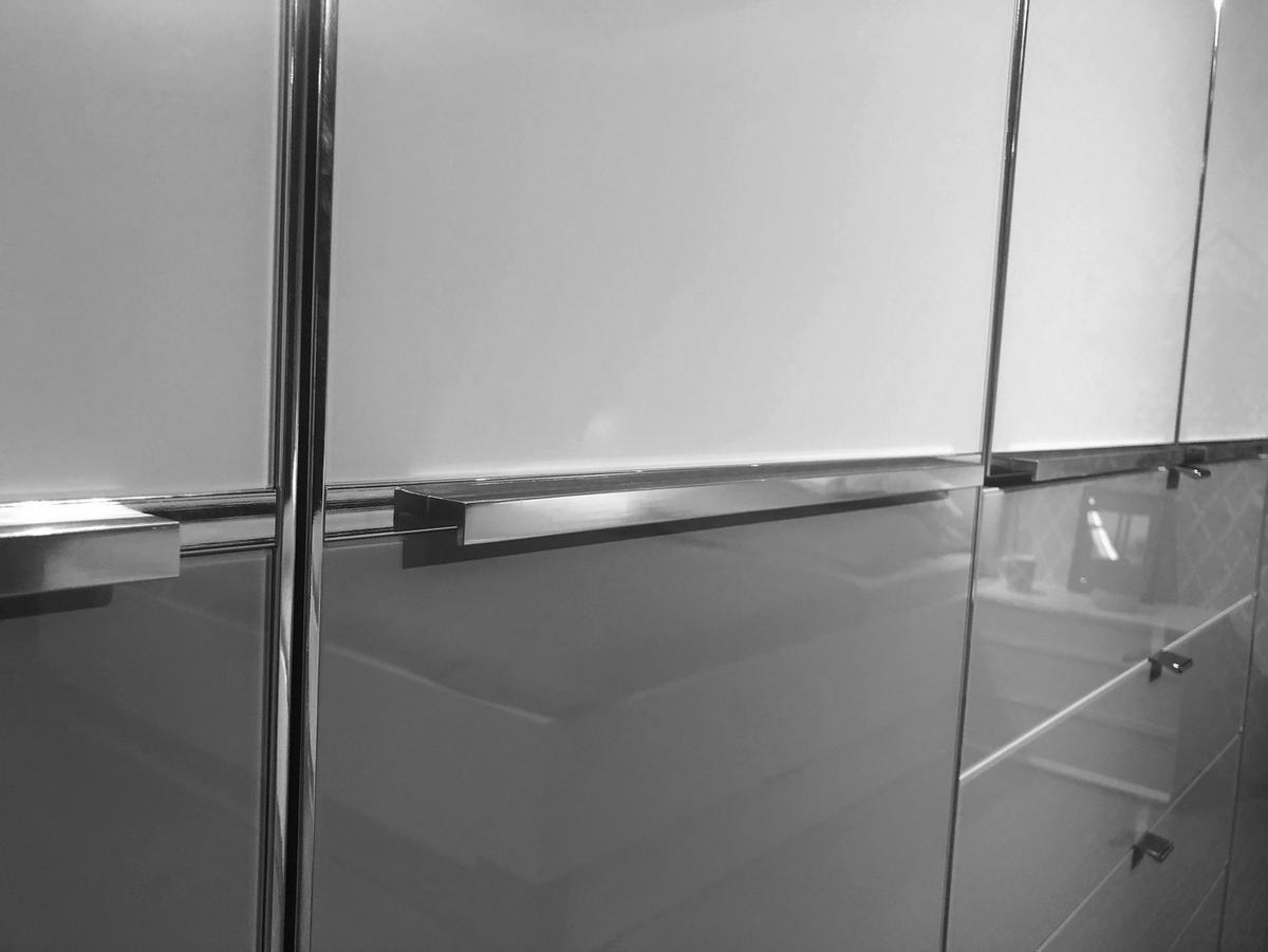 KLEIDERSCHRANK in Weiss  - Chromfarben/Weiss, Konventionell, Glas/Holzwerkstoff (250/236/58cm) - Novel