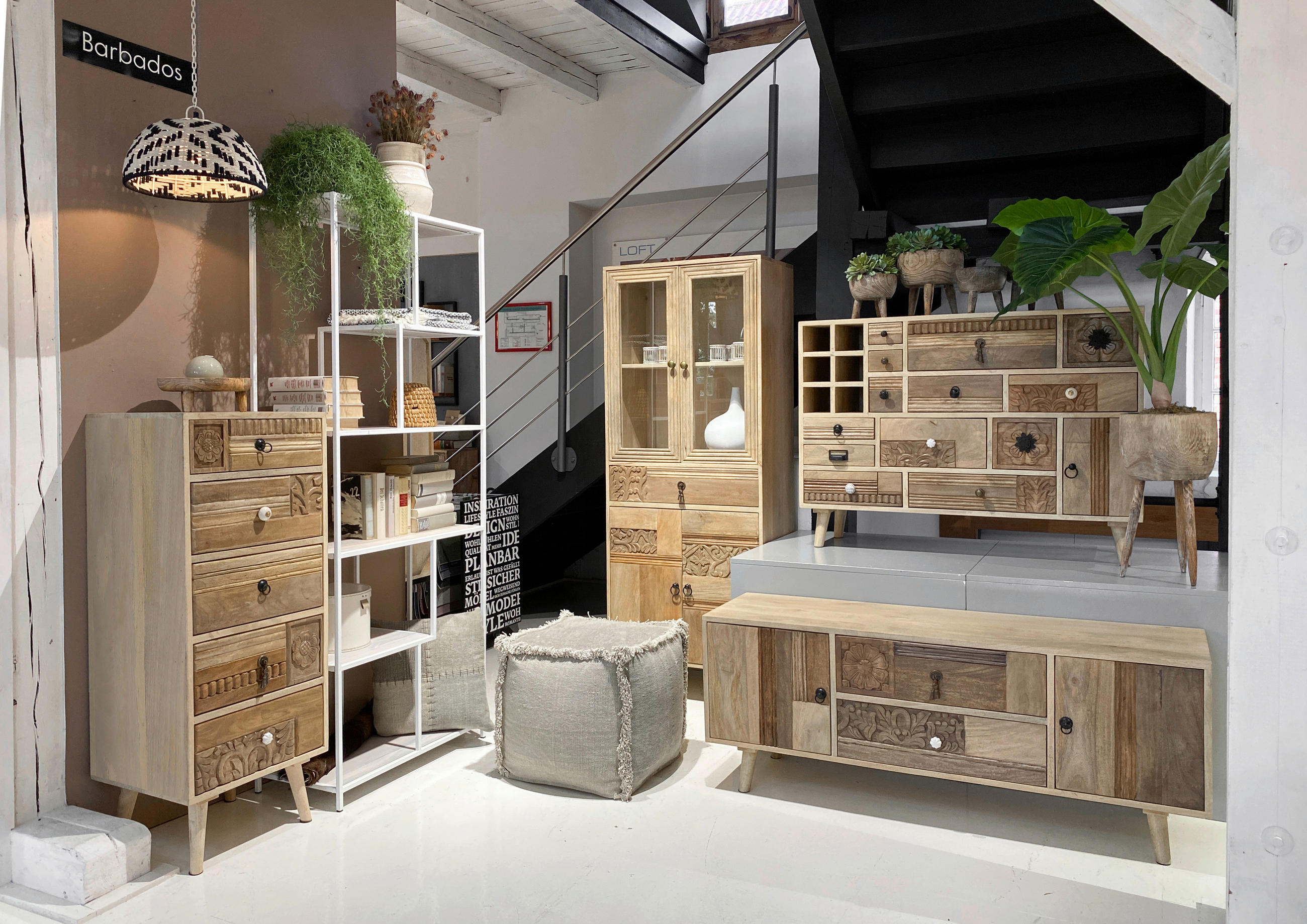 VITRINE in massiv Mangoholz Braun  - Klar/Messingfarben, Design, Glas/Holz (70/180/42cm) - Landscape