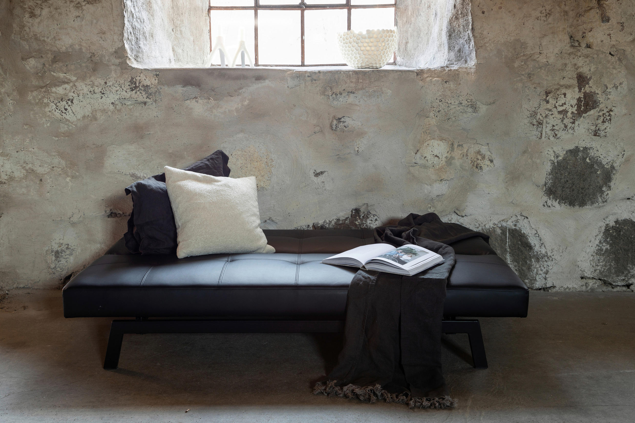 SCHLAFSOFA Lederlook Schwarz  - Schwarz, Design, Textil/Metall (180/80/55cm) - Livetastic
