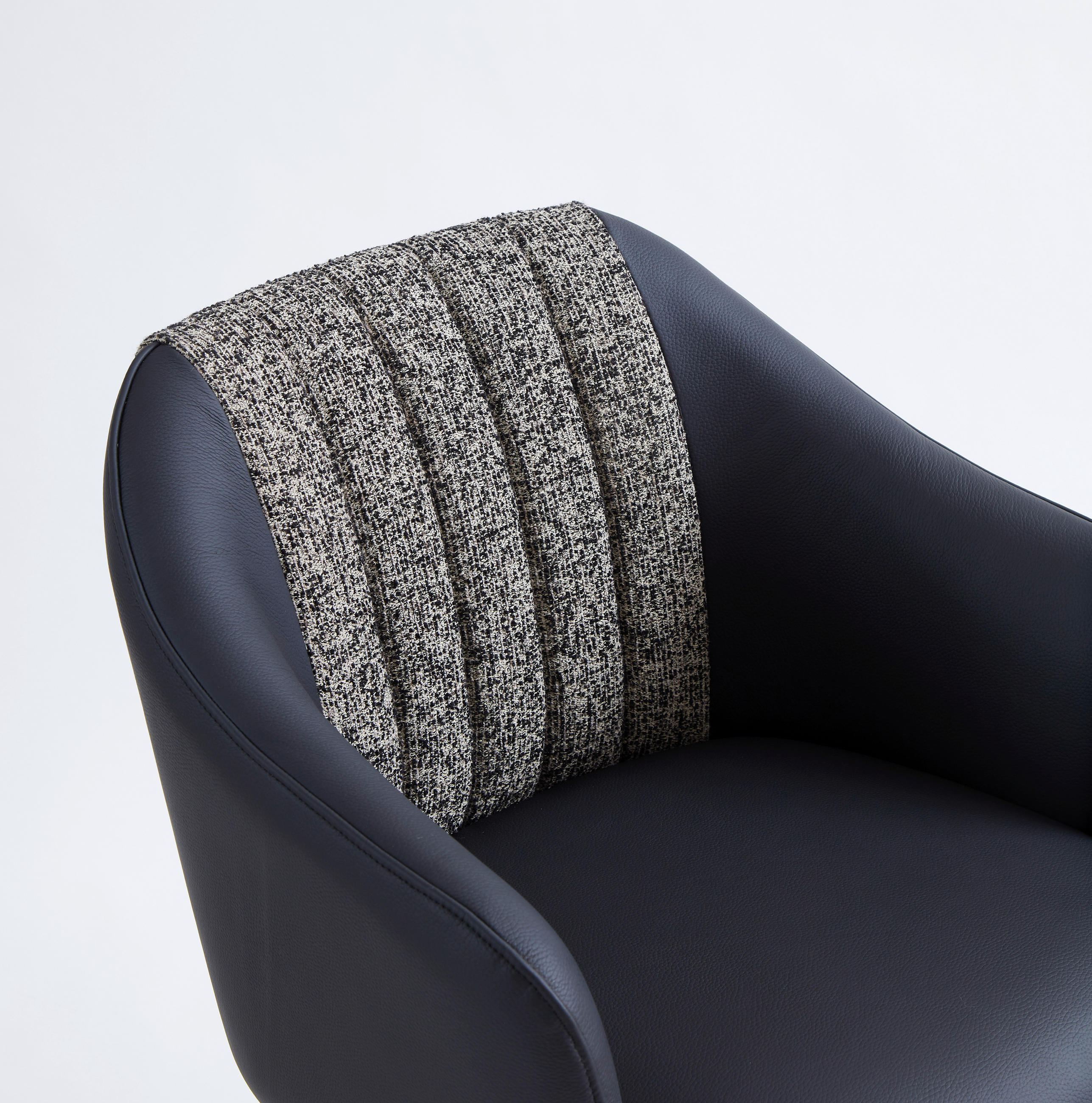 Thumbnail - Novel Armlehnstuhl, Grau, Schwarz, Metall, Textil, Leder, Echtleder, Rindleder, Drehkreuz, 60x82x62 cm, Sitzfläche 360° ...