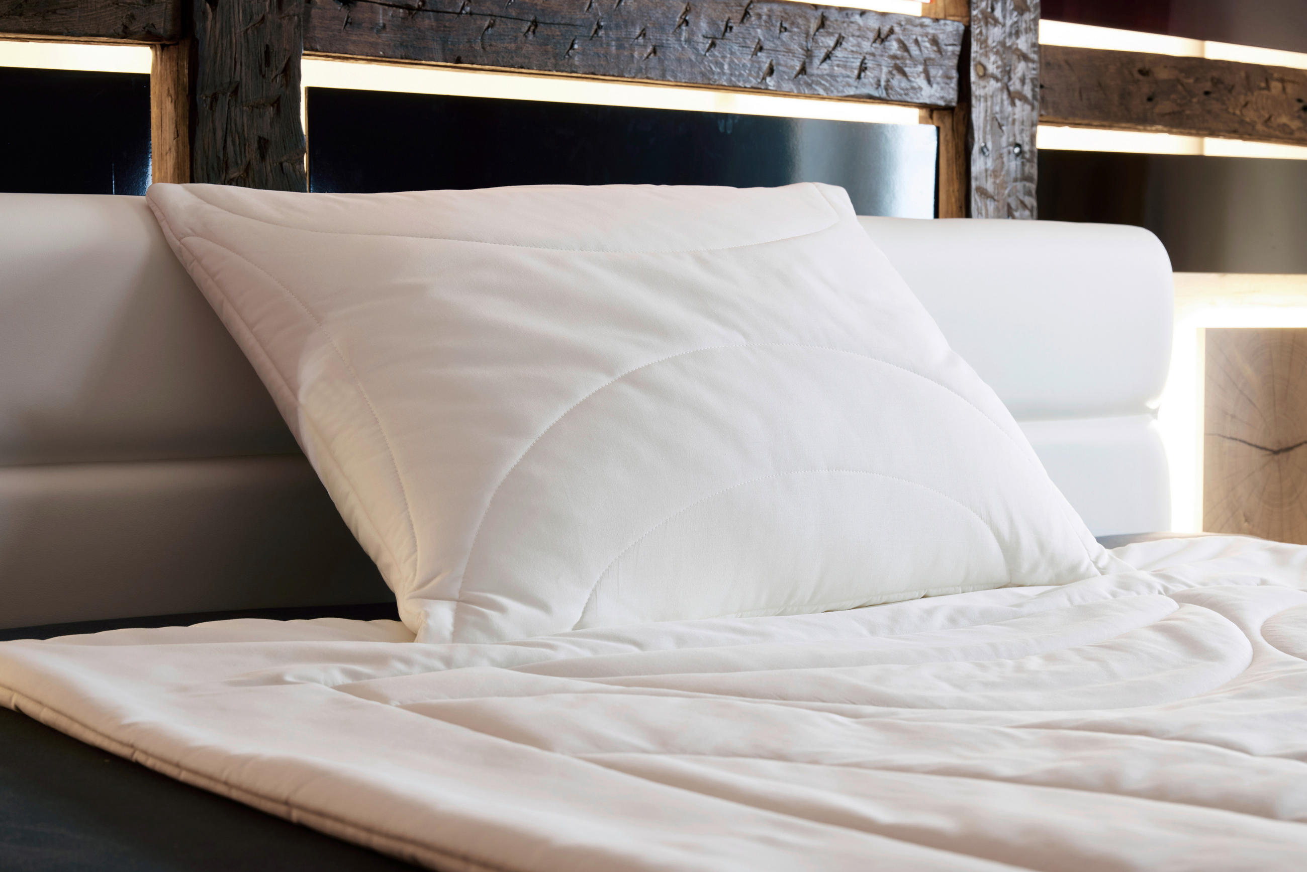 POLŠTÁŘ POD HLAVU, 70/90 cm - bílá, Basics, textil/plast (70/90cm) - Sleeptex