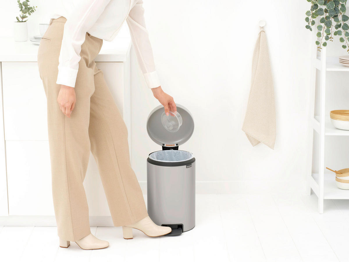 KANTA SA PAPUČICOM  12 l   - svetlosiva/antracit, Osnovno, metal/plastika (25.1/41.1/33.8cm) - Brabantia