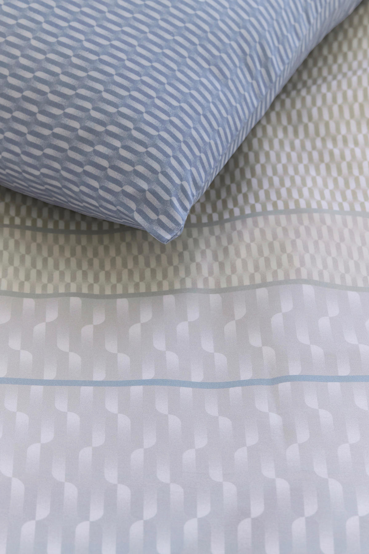 BETTWÄSCHE Naleen Satin 160/210 cm  - Blau, Basics, Textil (160/210cm) - Novel