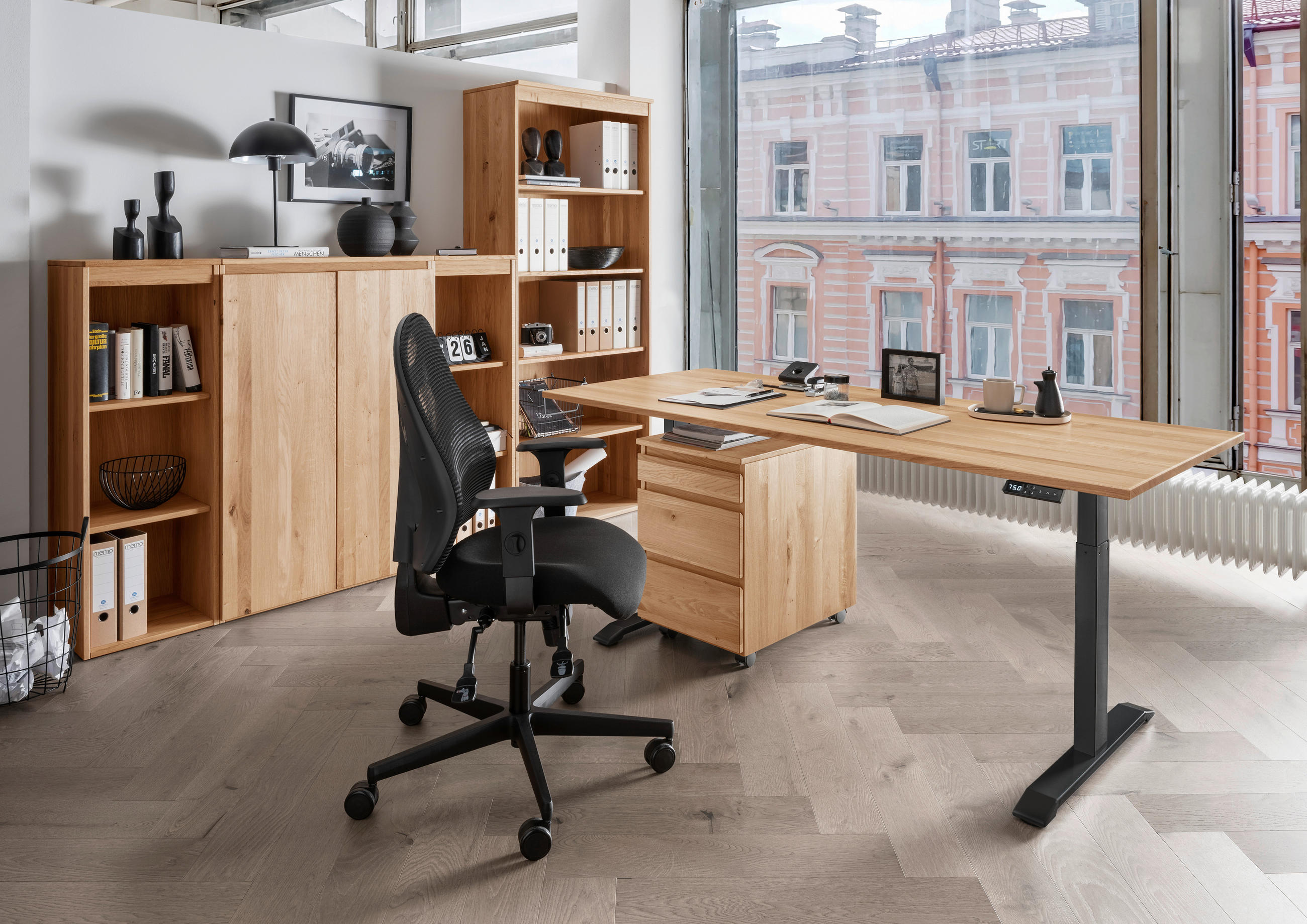 SCHREIBTISCH 180/80/64-130 cm  in Schwarz, Eichefarben  - Eichefarben/Schwarz, KONVENTIONELL, Holz/Metall (180/80/64-130cm) - Linea Natura