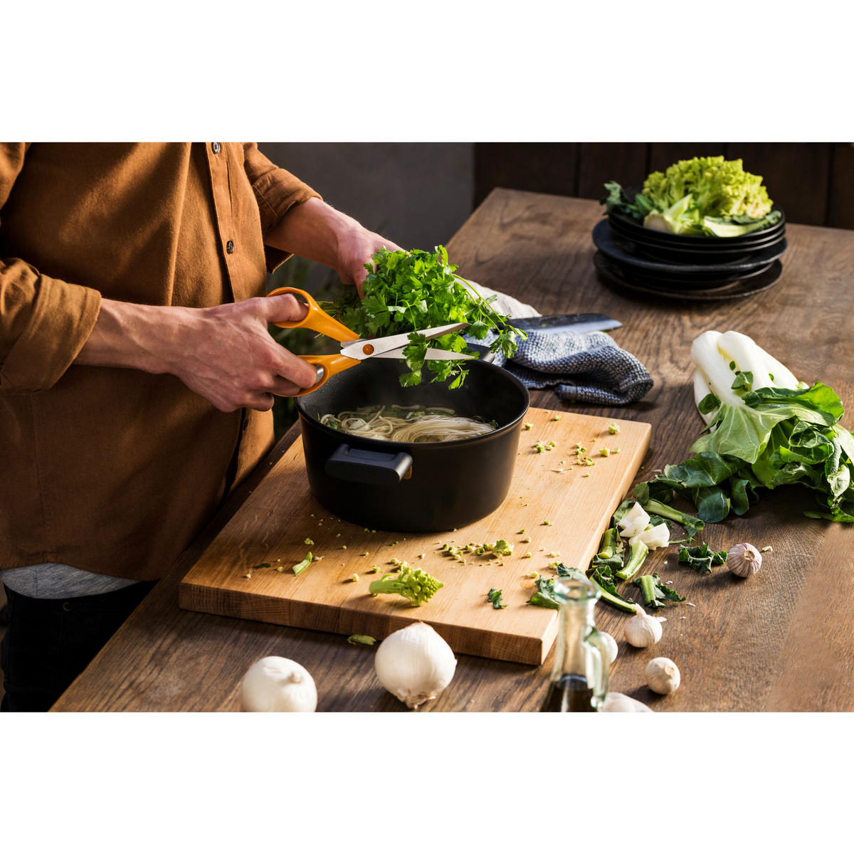 ŠKARE ZA KUĆANSTVO FISKARS CLASSIC  - Basics, metal/plastika (21cm) - Fiskars