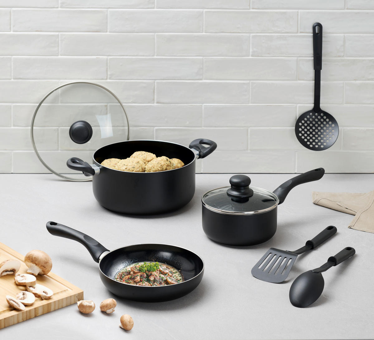 GRYT- OCH KASTRULLSET 8 delar  - svart/transparent, Basics, metall/glas - Homeware Profession.