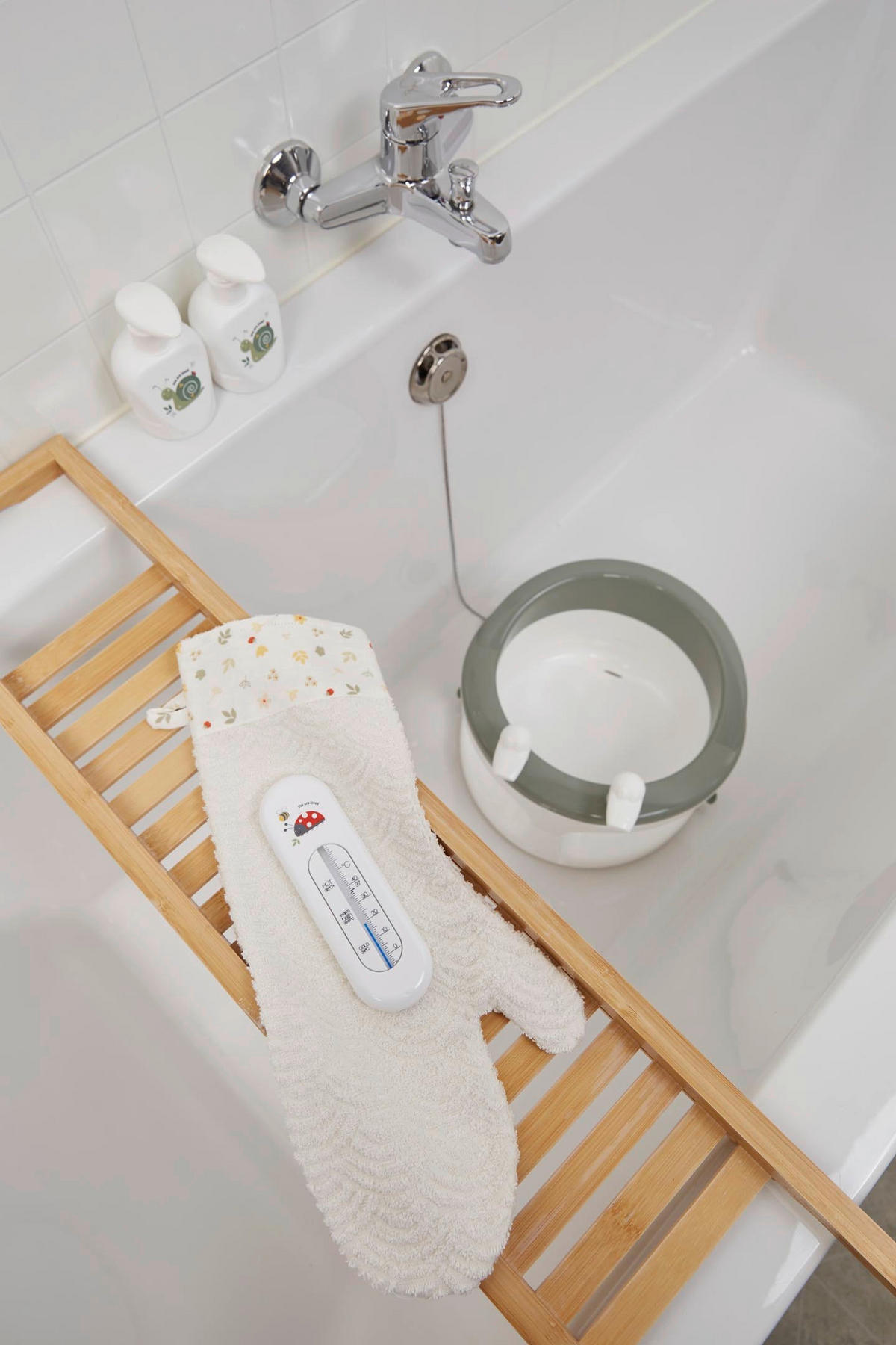 BADESITZ Breeze Green  - Grün, Basics, Kunststoff (31,5/31,5/27,5cm) - Bebe Jou