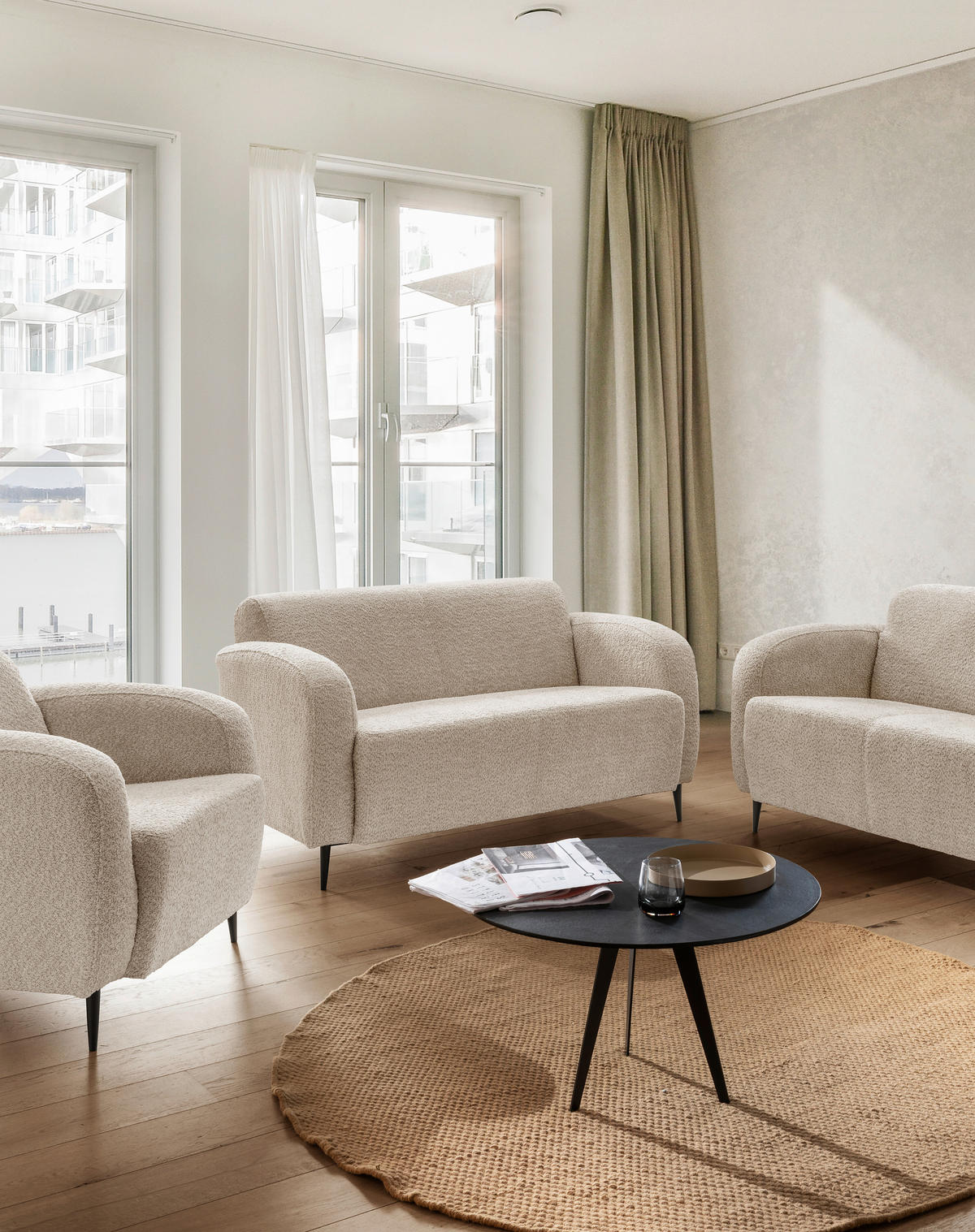 2-SITZER-SOFA in Bouclé Beige  - Beige/Schwarz, Modern, Textil/Metall (140/76/90cm) - Livetastic
