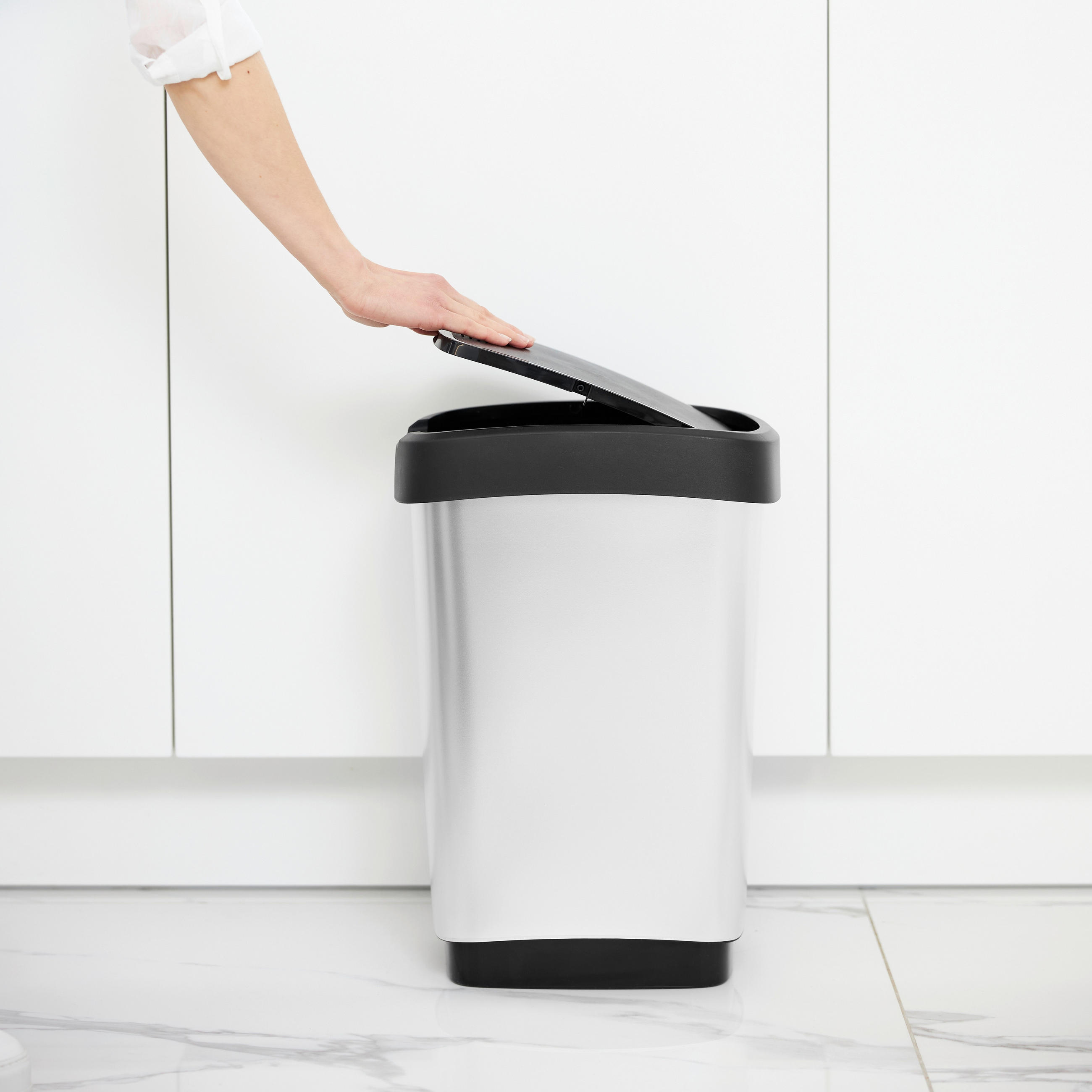 ODPADKOVÝ KÔŠ  25 l - čierna/strieborná, Basics, plast (33,3/25,2/47,6cm) - Rotho