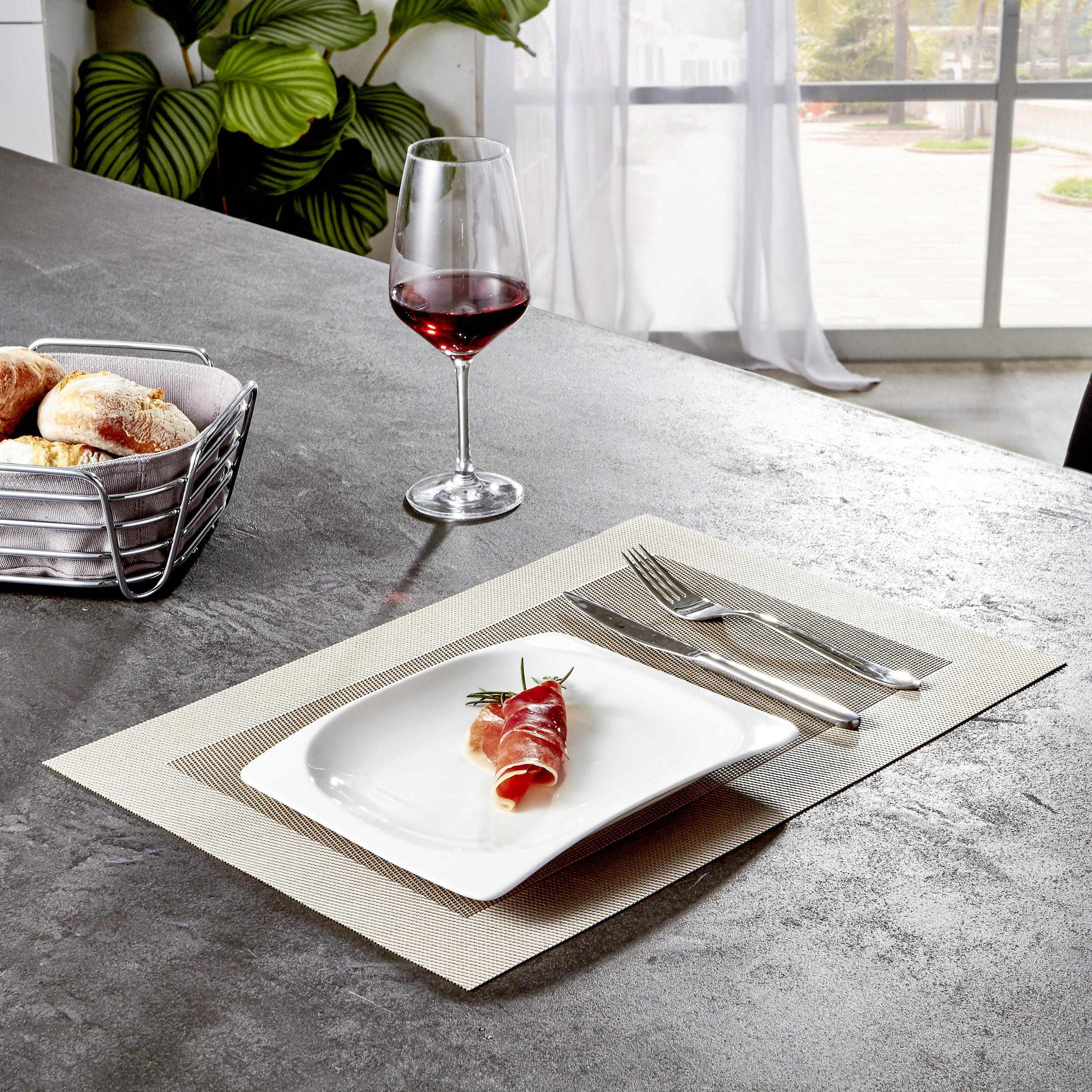 PROSTÍRÁNÍ, polyetylén (PE), 30/44,5 cm - béžová, Basics, textil (30/44,5cm) - Homeware