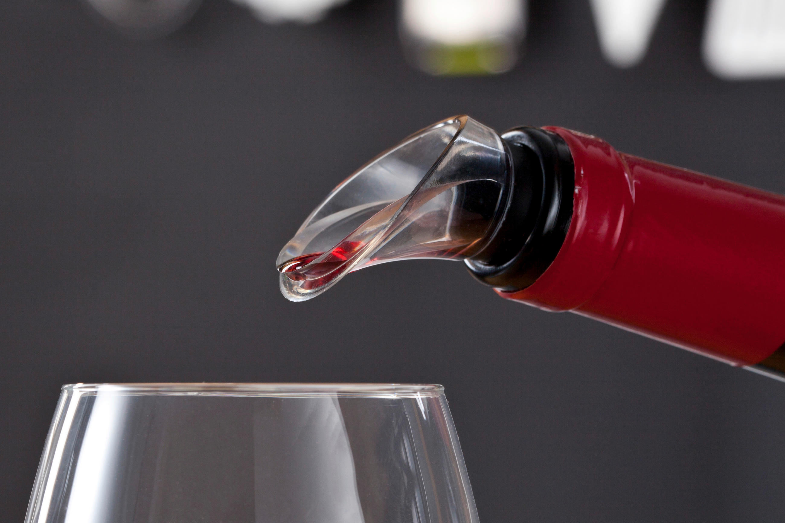 IZLIVNIK ZA VINO - črna/prozorno, Basics, umetna masa (10.5/16/3.4cm) - Vacu Vin